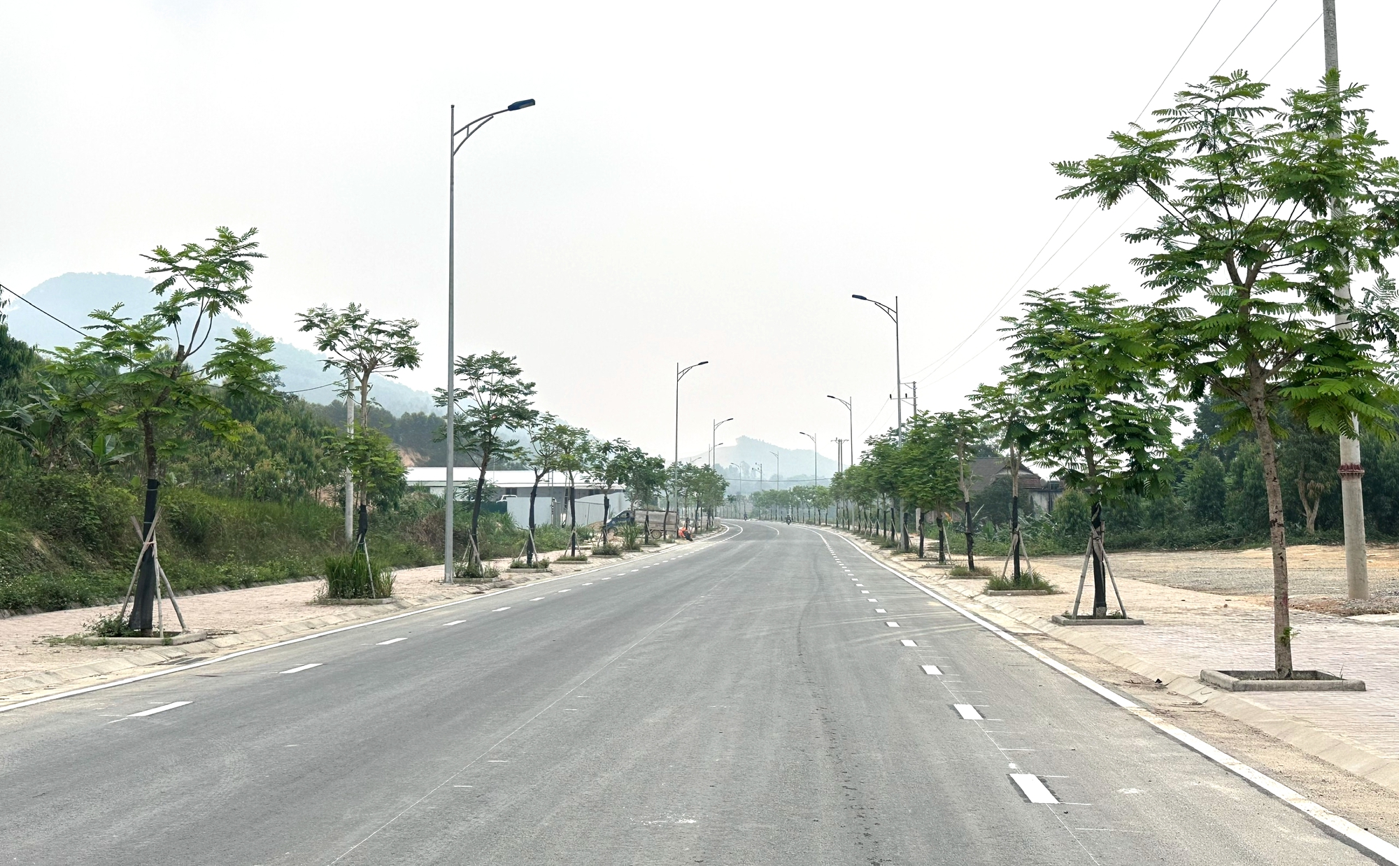 Tuyên Quang tăng tốc hoàn thiện tuyến đường 8,8km kết nối khu du lịch với cao tốc- Ảnh 4. Tuyên Quang tăng tốc hoàn thiện tuyến đường 8,8km kết nối khu du lịch với cao tốc- Ảnh 4.