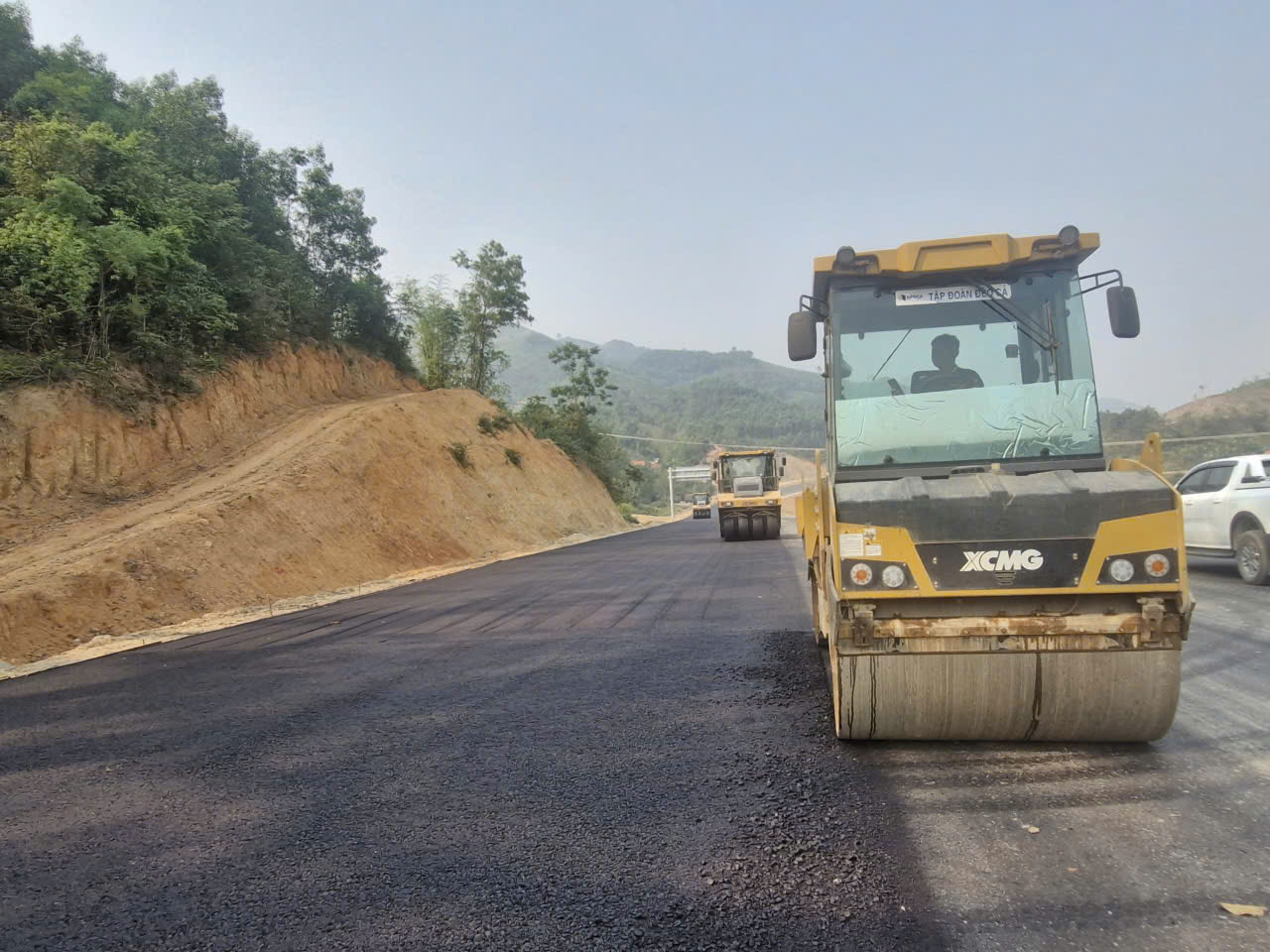 Cận cảnh cao tốc Hữu Nghị - Chi Lăng trước ngày về đích- Ảnh 9. Cận cảnh cao tốc Hữu Nghị - Chi Lăng trước ngày về đích- Ảnh 9.