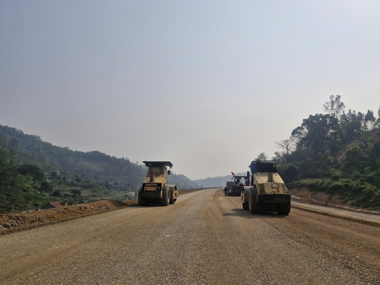 Cận cảnh cao tốc Hữu Nghị - Chi Lăng trước ngày về đích- Ảnh 13. Cận cảnh cao tốc Hữu Nghị - Chi Lăng trước ngày về đích- Ảnh 13.