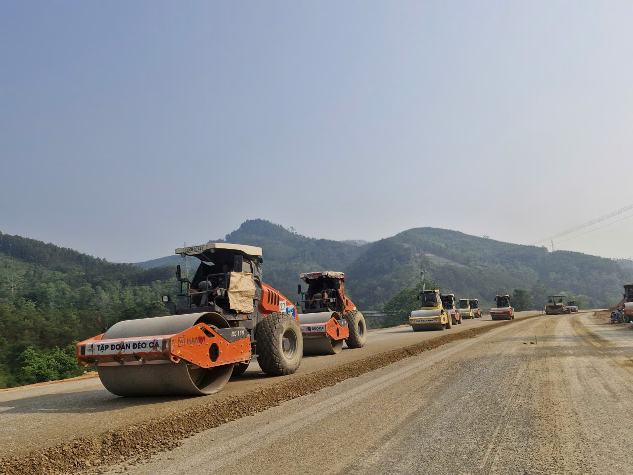 Cận cảnh cao tốc Hữu Nghị - Chi Lăng trước ngày về đích- Ảnh 10. Cận cảnh cao tốc Hữu Nghị - Chi Lăng trước ngày về đích- Ảnh 10.