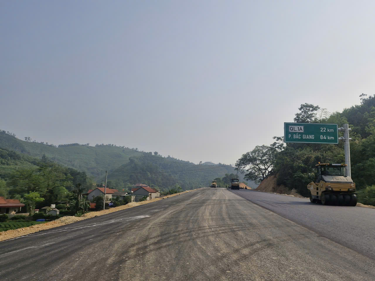 Cận cảnh cao tốc Hữu Nghị - Chi Lăng trước ngày về đích- Ảnh 16. Cận cảnh cao tốc Hữu Nghị - Chi Lăng trước ngày về đích- Ảnh 16.