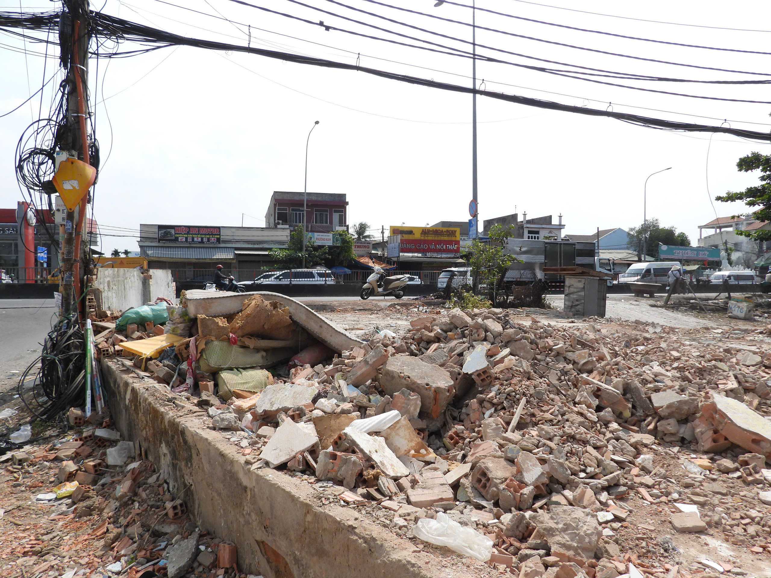 Người d&acirc;n rục rịch dỡ nh&agrave;, nhường đất mở rộng quốc lộ 13 gần 21.000 tỷ đồng- Ảnh 4.