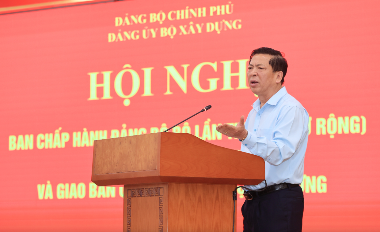 Minister Tran Hong Minh orders expressways to open before April 15 deadline- Ảnh 1.