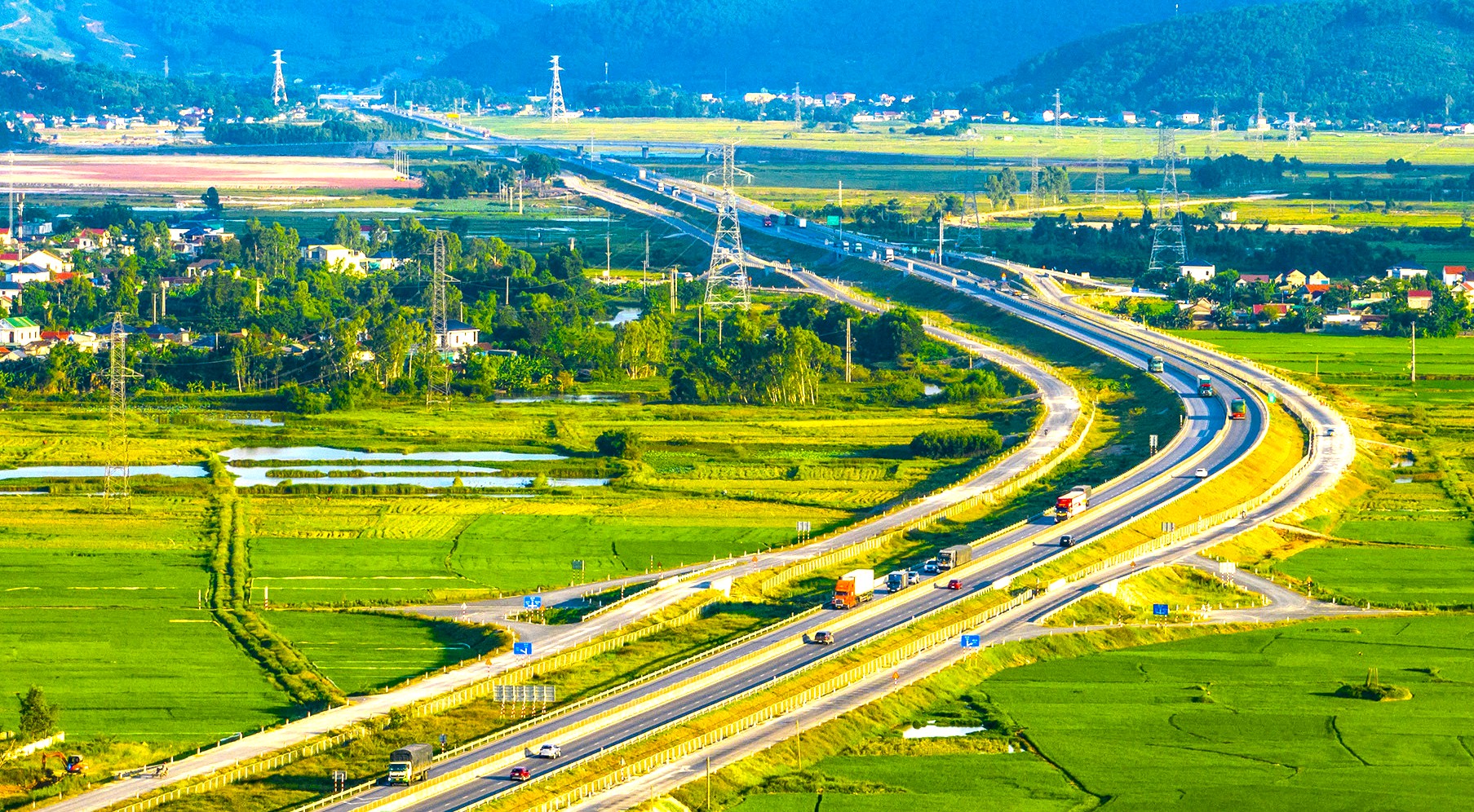 Đề xuất bổ sung 3 tuyến cao tốc vào quy hoạch đường bộ- Ảnh 1. Đề xuất bổ sung 3 tuyến cao tốc vào quy hoạch đường bộ- Ảnh 1.