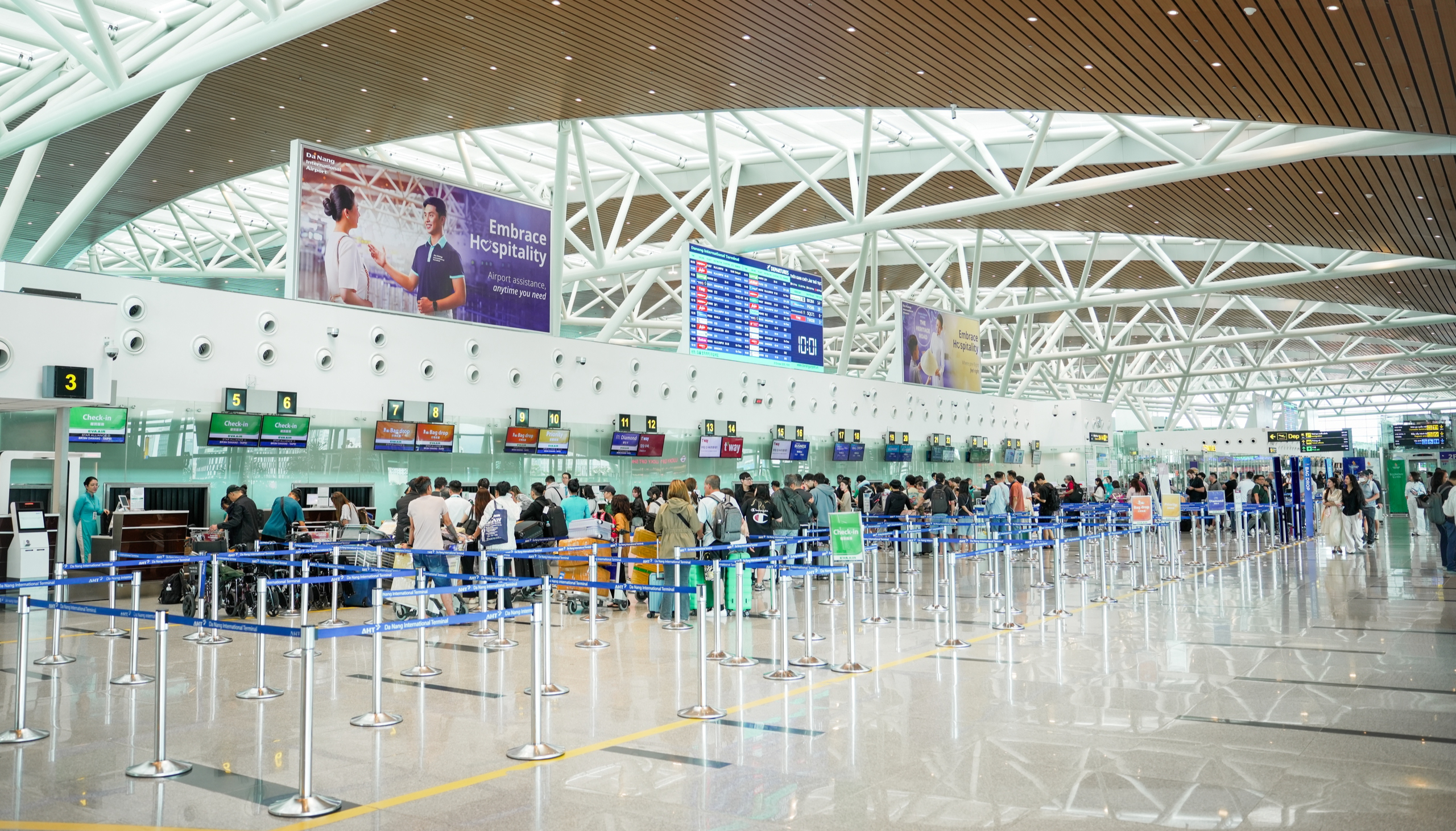 B&ecirc;n trong nh&agrave; ga quốc tế s&acirc;n bay Đ&agrave; Nẵng đạt chuẩn 5 sao Skytrax- Ảnh 11.