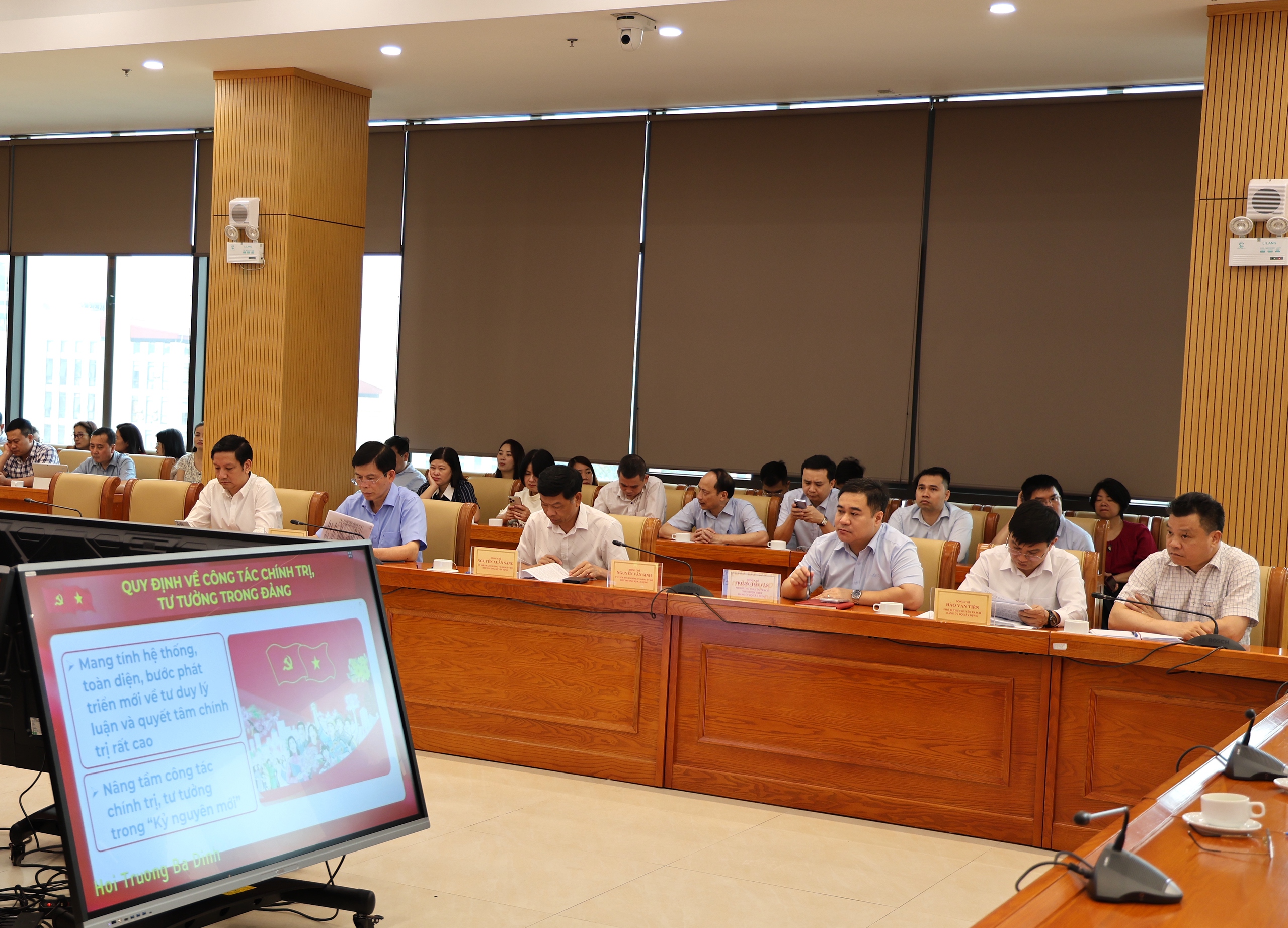 Đảng ủy Bộ Xây dựng kết nối Hội nghị toàn quốc quán triệt Nghị quyết Trung ương lI- Ảnh 3. Đảng ủy Bộ Xây dựng kết nối Hội nghị toàn quốc quán triệt Nghị quyết Trung ương lI- Ảnh 3.