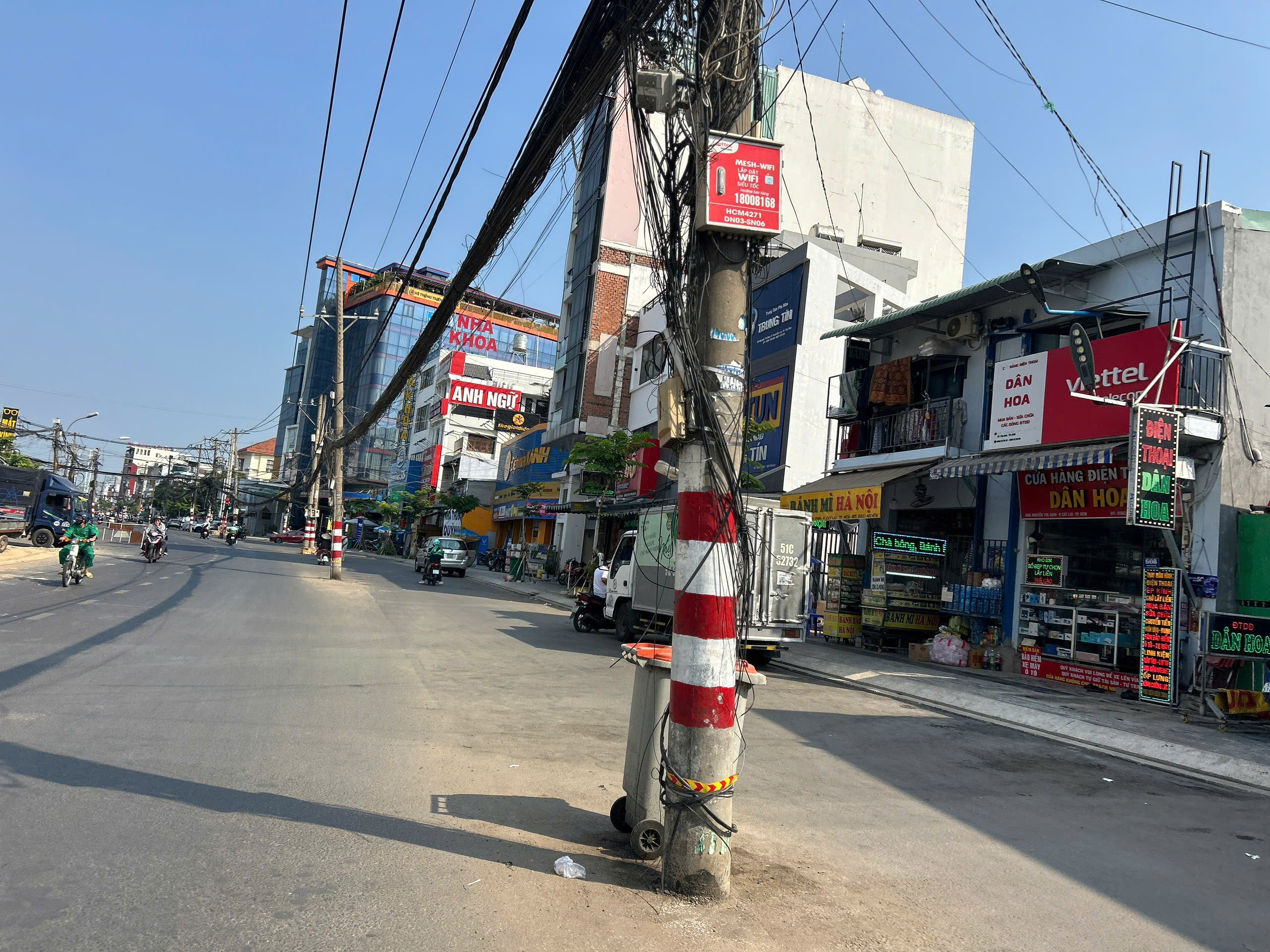 Dự &aacute;n mở rộng đường Nguyễn Thị Định vướng mặt bằng, chậm di dời hạ tầng điện- Ảnh 1.