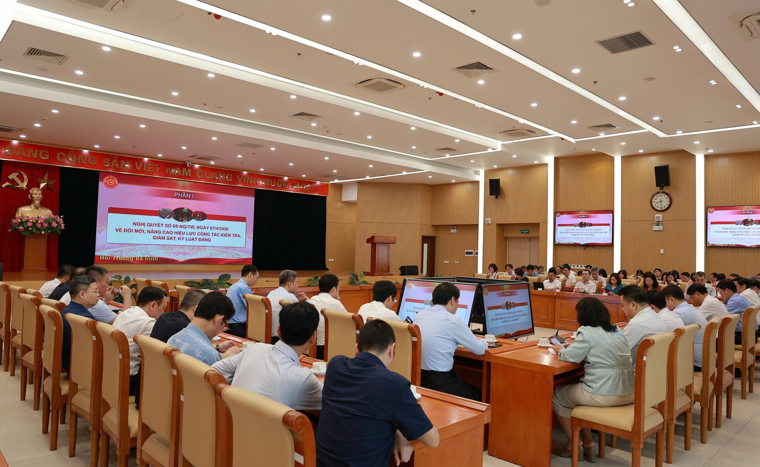 Đảng ủy Bộ Xây dựng kết nối Hội nghị toàn quốc quán triệt Nghị quyết Trung ương lI- Ảnh 4. Đảng ủy Bộ Xây dựng kết nối Hội nghị toàn quốc quán triệt Nghị quyết Trung ương lI- Ảnh 4.