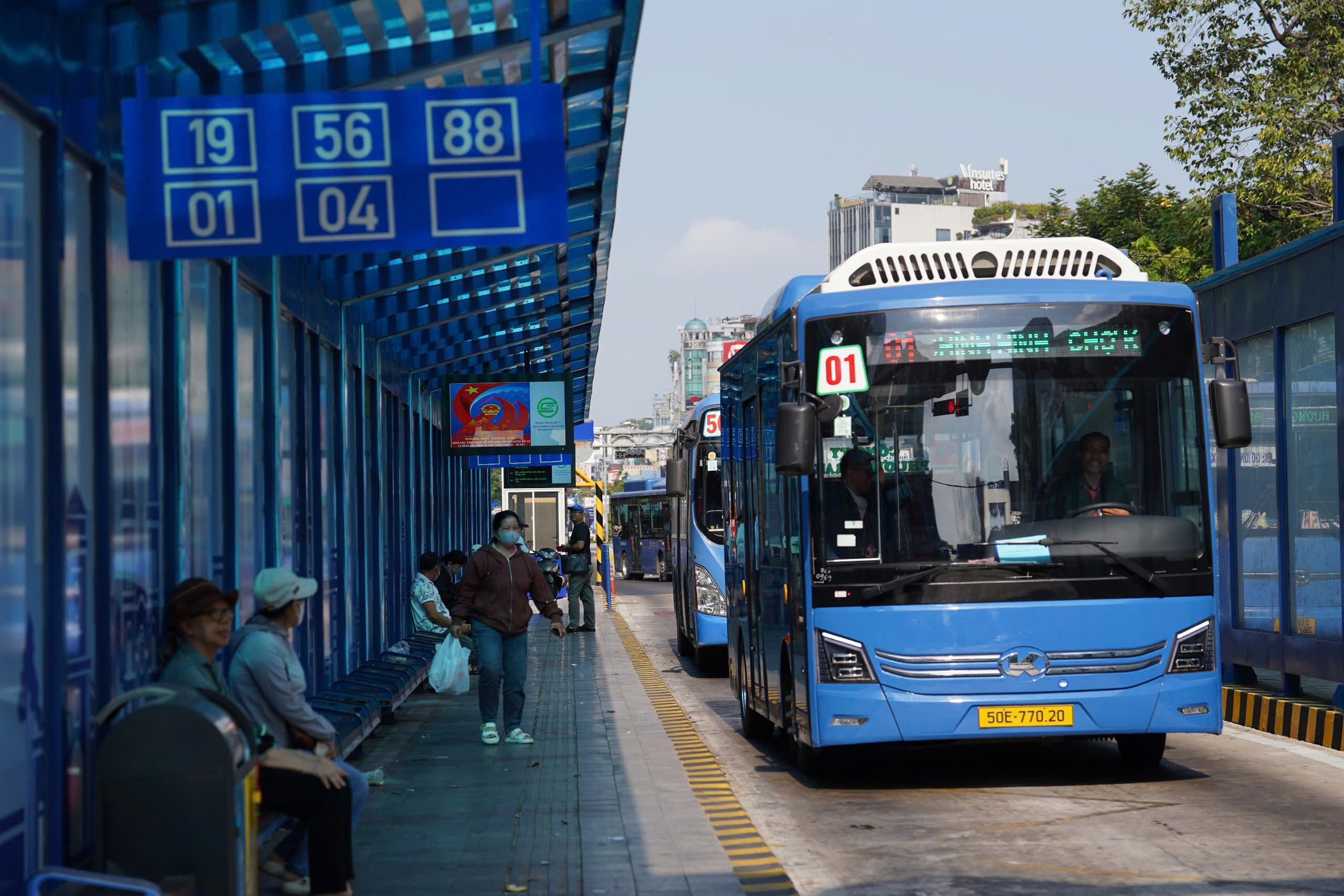 TP.HCM t&iacute;nh phương &aacute;n miễn v&eacute; xe bu&yacute;t: Kh&ocirc;ng thu tiền nhưng vẫn phải qu&eacute;t thẻ- Ảnh 1.