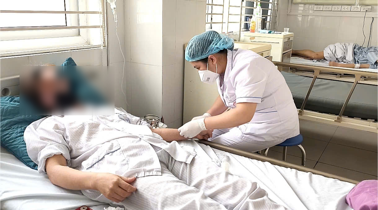 Chủ quan với bệnh sởi "trẻ em", người lớn gặp biến chứng- Ảnh 1. Chủ quan với bệnh sởi "trẻ em", người lớn gặp biến chứng- Ảnh 1.