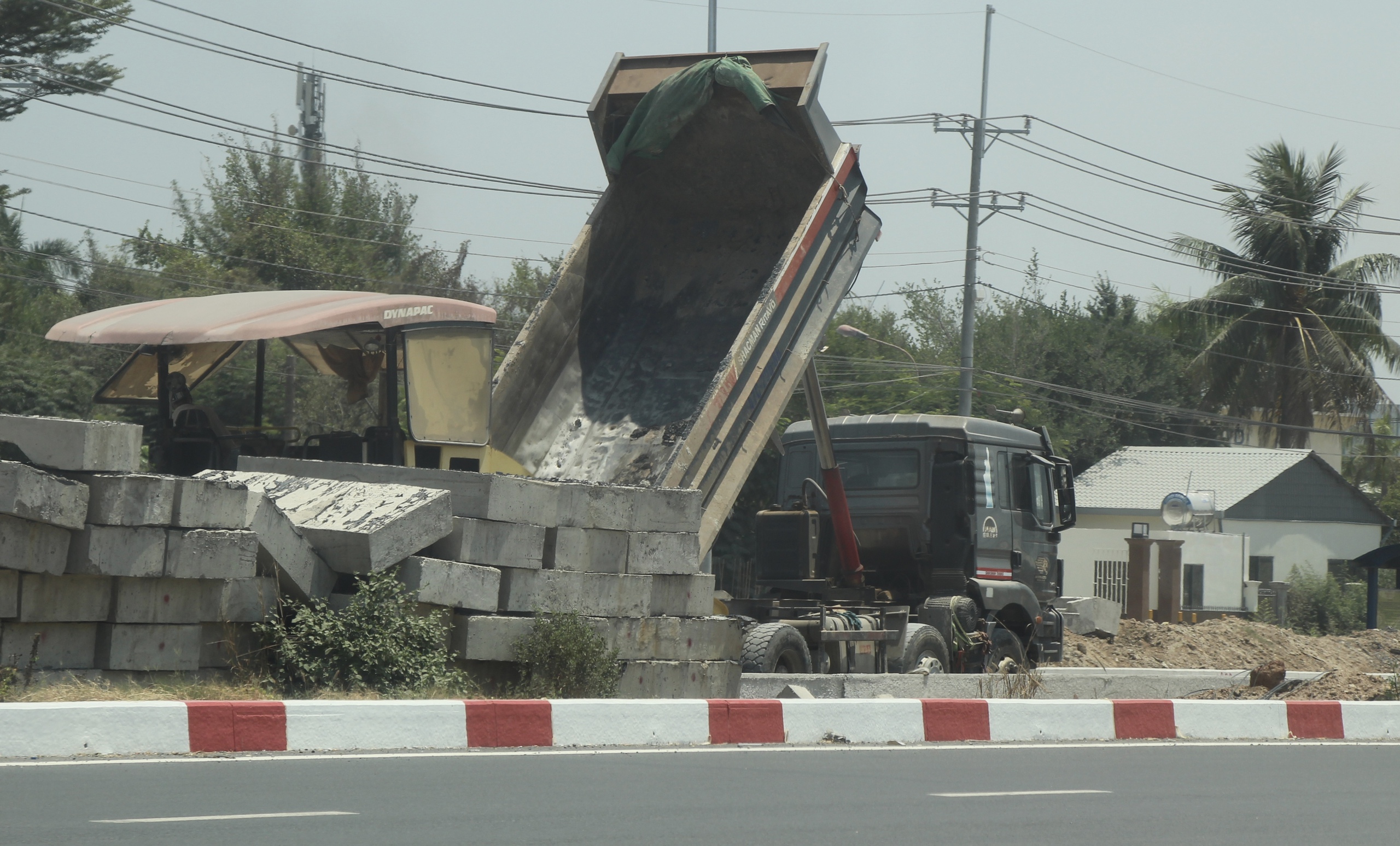 Đường 25B dần hoàn thiện, kết nối sân bay Long Thành- Ảnh 14. Đường 25B dần hoàn thiện, kết nối sân bay Long Thành- Ảnh 14.