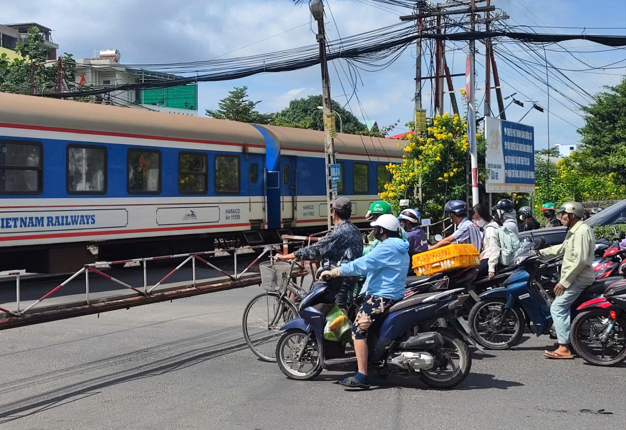 Khánh Hòa: Tăng cường “phạt nguội” vi phạm giao thông đường sắt qua camera- Ảnh 1. Khánh Hòa: Tăng cường “phạt nguội” vi phạm giao thông đường sắt qua camera- Ảnh 1.