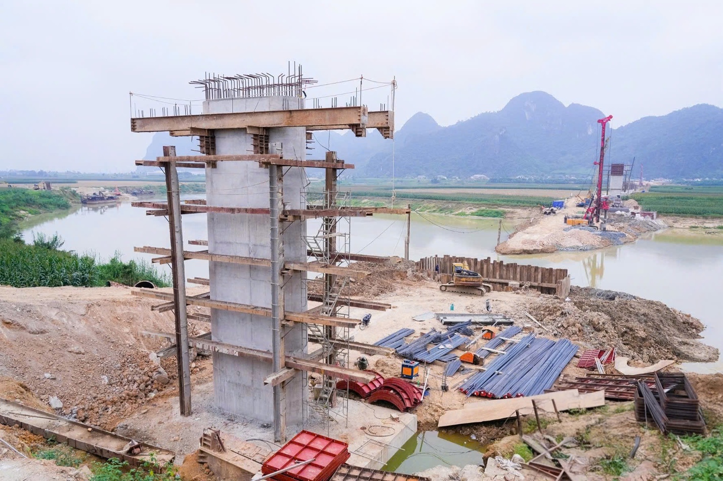 Nghệ An: Th&aacute;o gỡ kh&oacute; khăn, phấn đấu đưa cầu Rỏi 2 v&agrave;o sử dụng năm 2026- Ảnh 1.