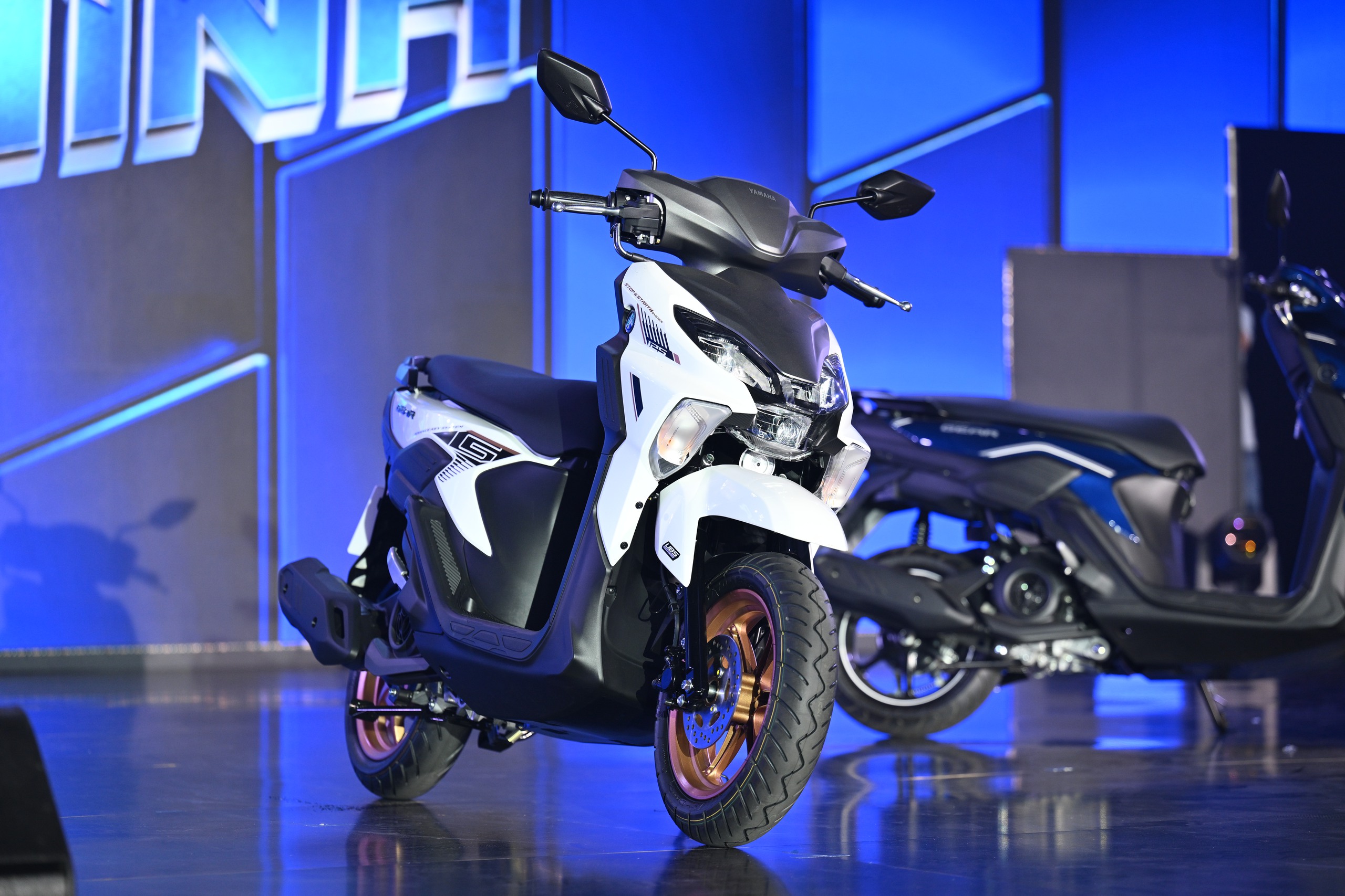 Yamaha Gear 125 Hybrid bản Cao cấp và Tiêu chuẩn có gì khác biệt?- Ảnh 1.