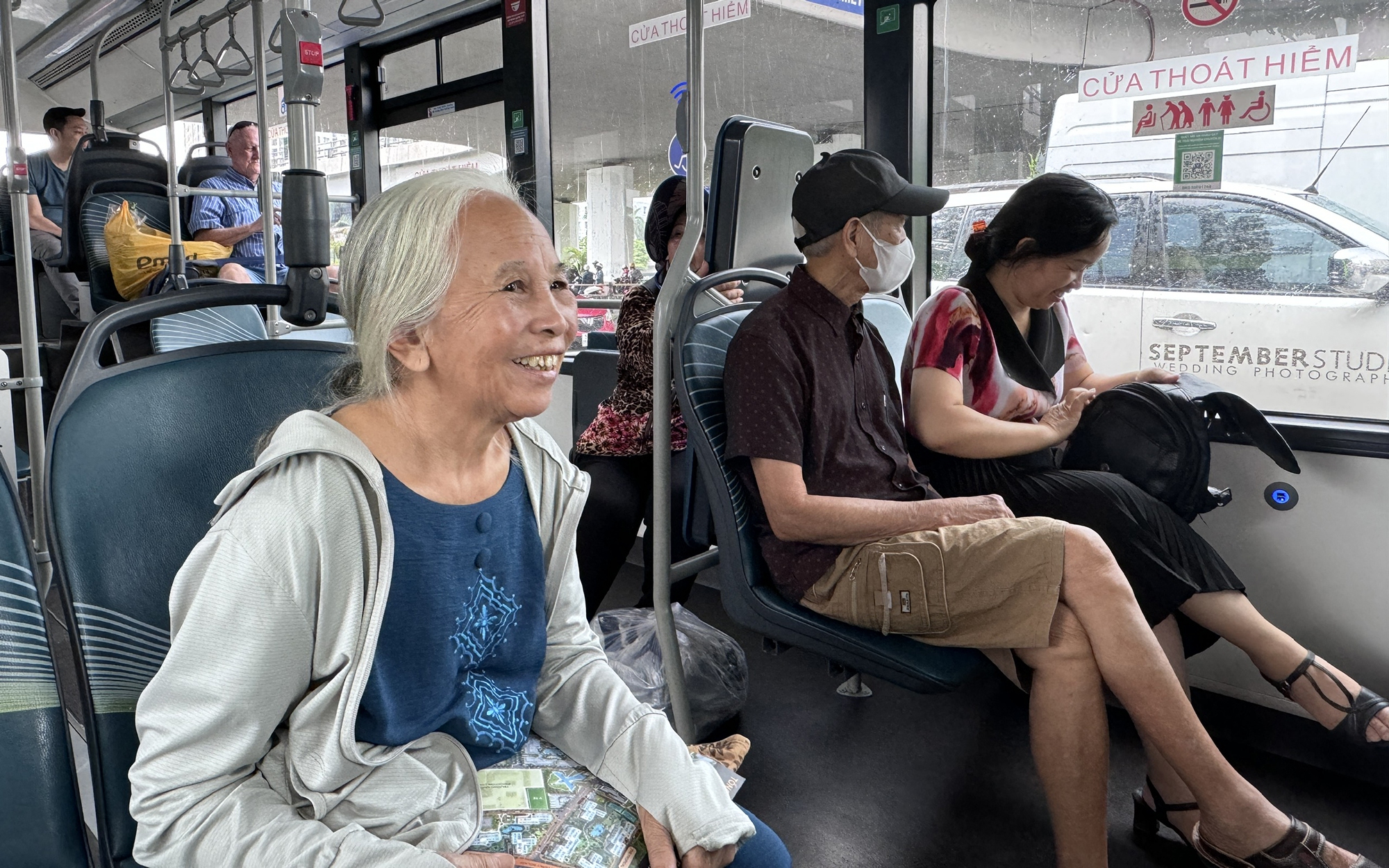 TP.HCM nghiên cứu đưa DRT vào mạng lưới giao thông công cộng- Ảnh 4. TP.HCM nghiên cứu đưa DRT vào mạng lưới giao thông công cộng- Ảnh 4.