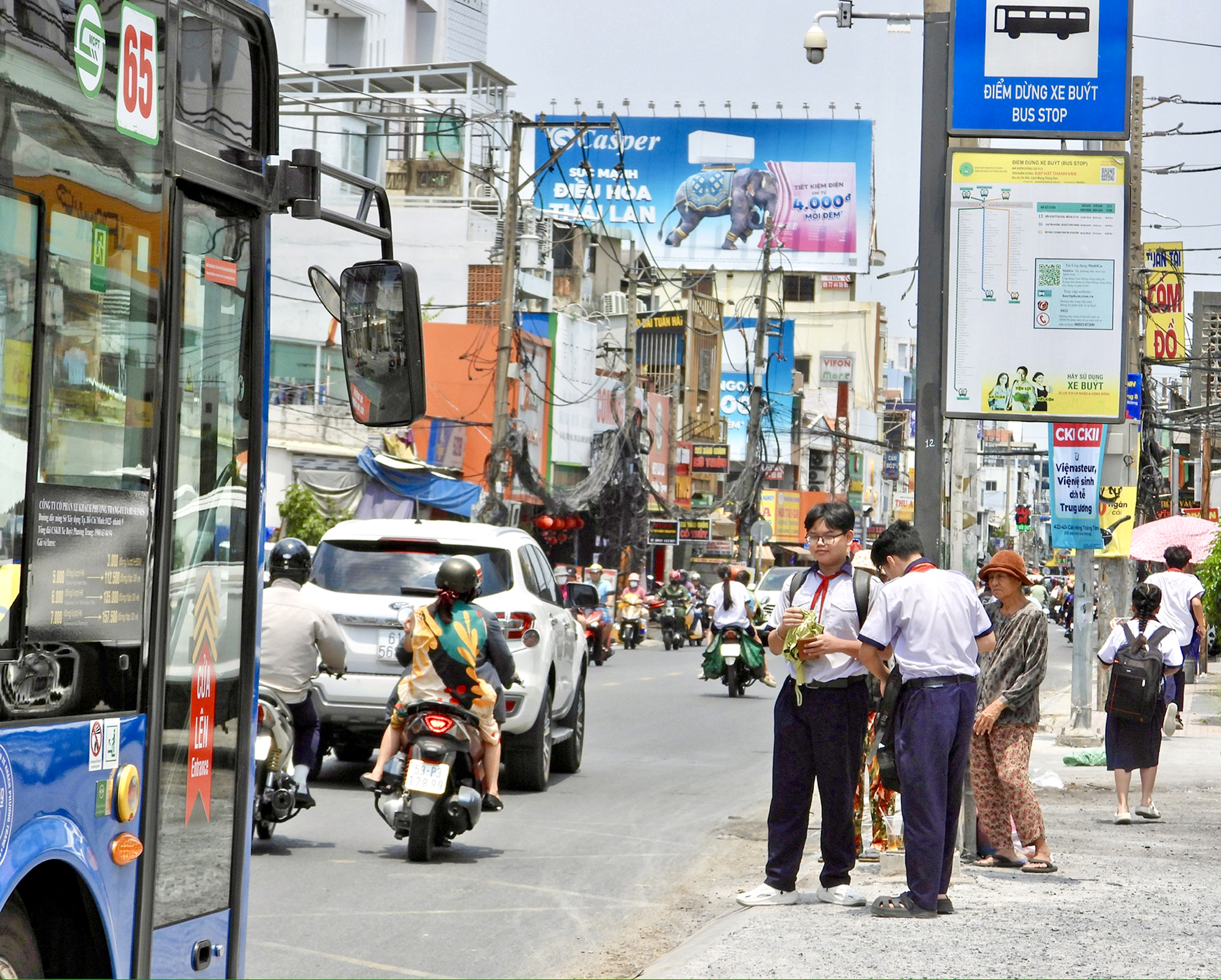 Miễn ph&iacute; xe bu&yacute;t, người d&acirc;n c&oacute; bỏ xe c&aacute; nh&acirc;n?- Ảnh 1.