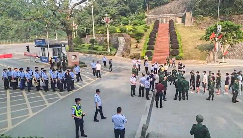 Tổ chức đ&aacute;nh bạc trực tuyến, 30 c&ocirc;ng d&acirc;n Trung Quốc bị trục xuất khỏi Việt Nam- Ảnh 1.