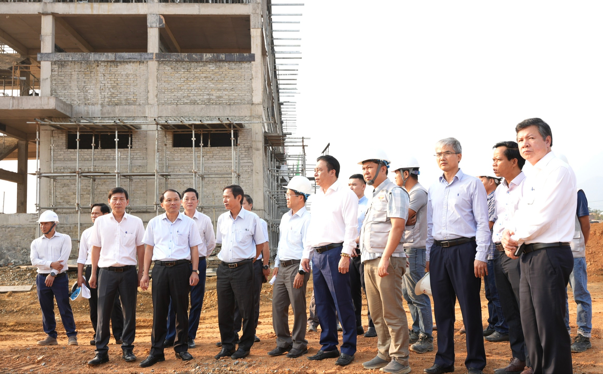 Huế: Đẩy nhanh tiến độ thi c&ocirc;ng trường phổ th&ocirc;ng nội tr&uacute; li&ecirc;n cấp khu vực bi&ecirc;n giới- Ảnh 2.