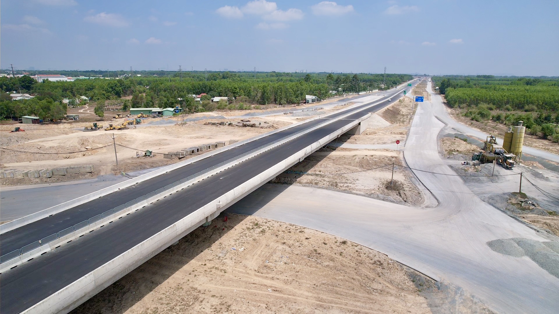 Vành đai 3 TP.HCM dần rõ nét, Đồng Nai thêm lực kết nối, tiến tới đô thị lớn- Ảnh 9. Vành đai 3 TP.HCM dần rõ nét, Đồng Nai thêm lực kết nối, tiến tới đô thị lớn- Ảnh 9.