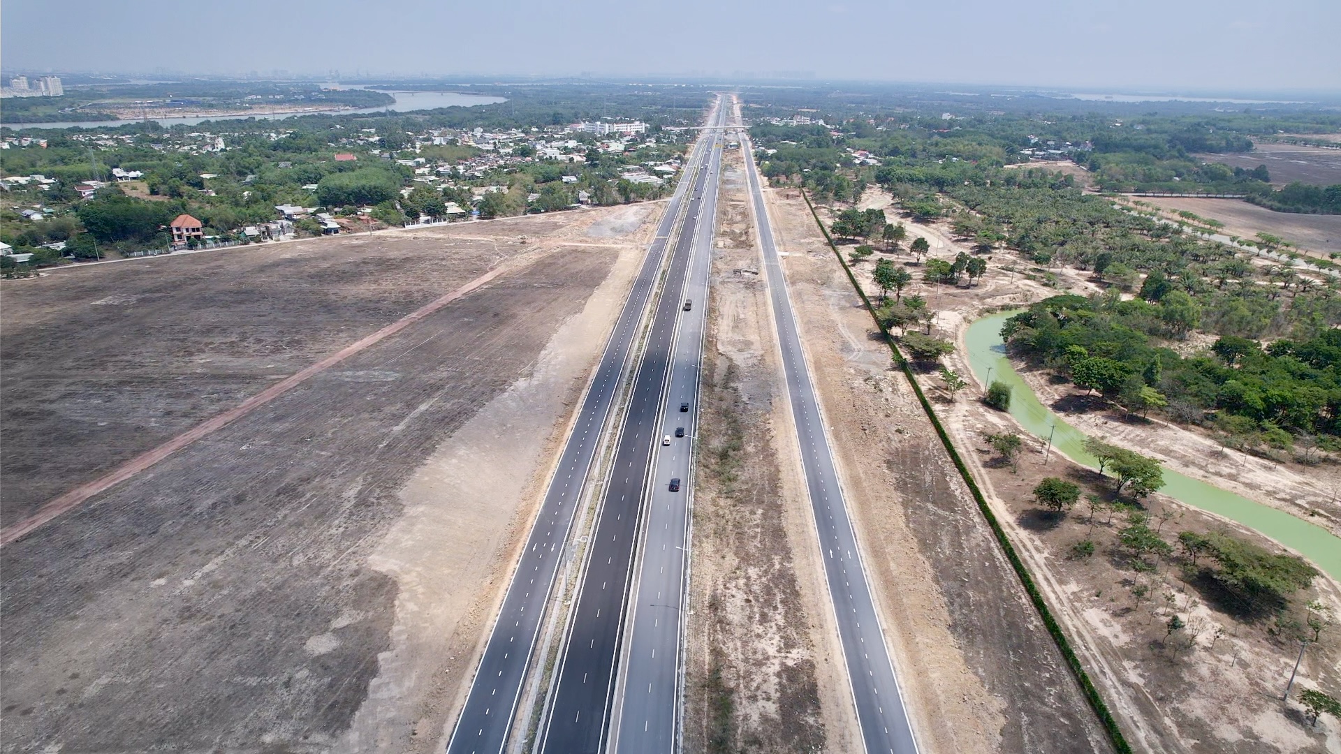 Vành đai 3 TP.HCM dần rõ nét, Đồng Nai thêm lực kết nối, tiến tới đô thị lớn- Ảnh 10. Vành đai 3 TP.HCM dần rõ nét, Đồng Nai thêm lực kết nối, tiến tới đô thị lớn- Ảnh 10.
