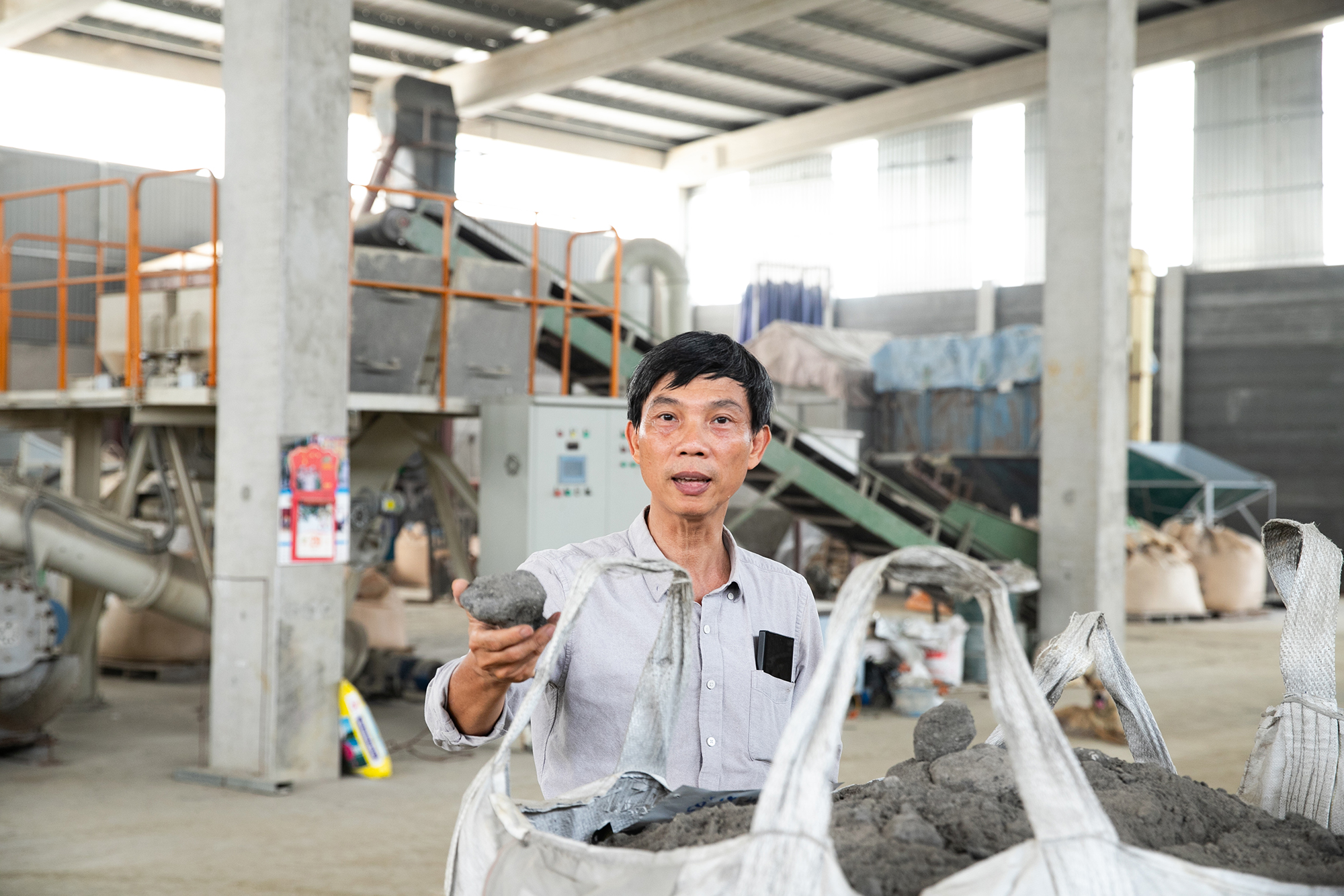 &ldquo;Biến&rdquo; chất thải c&ocirc;ng nghiệp th&agrave;nh phụ gia b&ecirc; t&ocirc;ng- Ảnh 1.