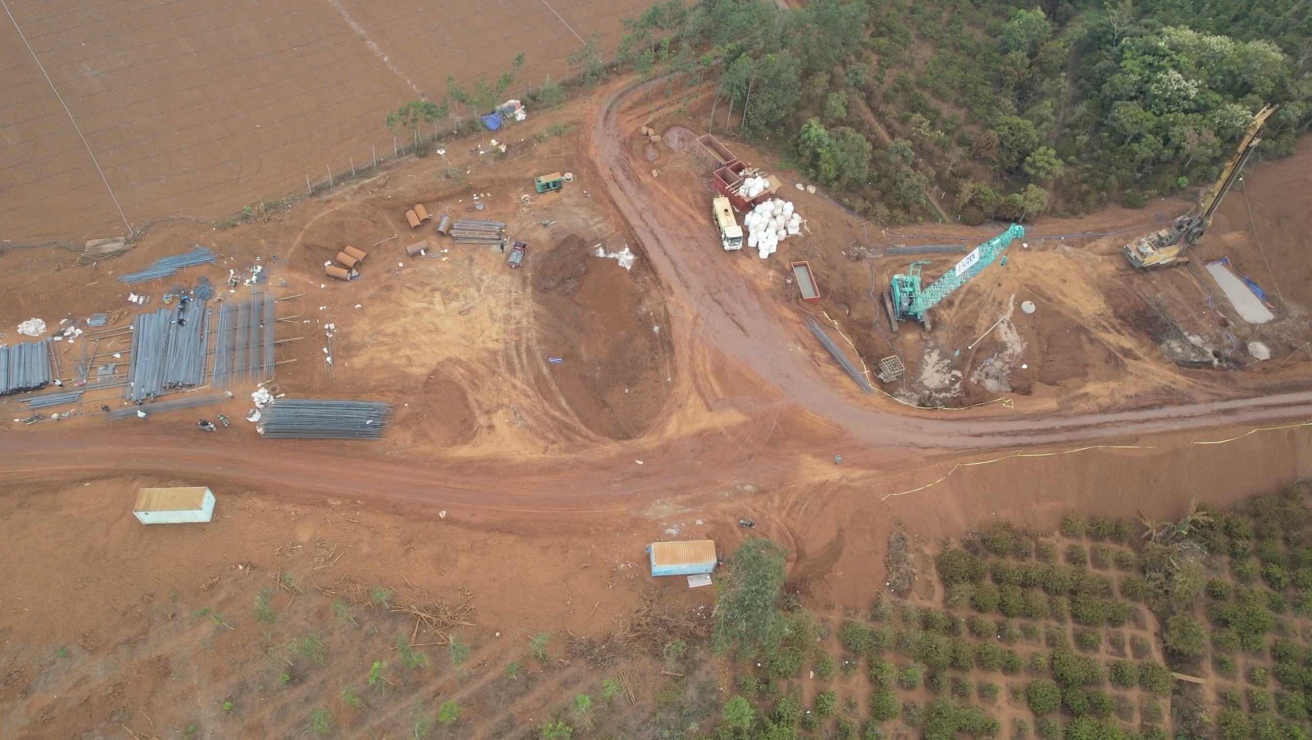 Tranh thủ nắng ráo, đẩy nhanh tiến độ cao tốc Quy Nhơn - Pleiku qua Gia Lai- Ảnh 2. Tranh thủ nắng ráo, đẩy nhanh tiến độ cao tốc Quy Nhơn - Pleiku qua Gia Lai- Ảnh 2.