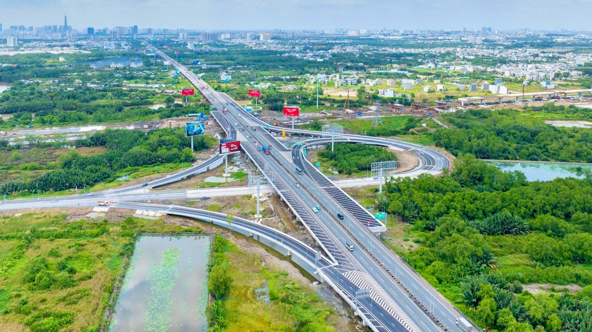 Vành đai 3 TP.HCM dần rõ nét, Đồng Nai thêm lực kết nối, tiến tới đô thị lớn- Ảnh 12. Vành đai 3 TP.HCM dần rõ nét, Đồng Nai thêm lực kết nối, tiến tới đô thị lớn- Ảnh 12.