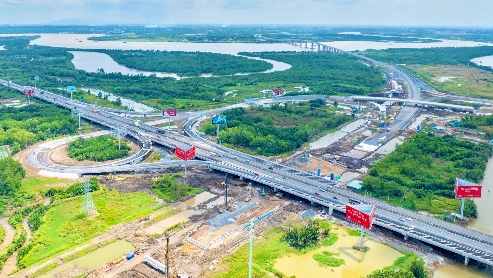 Vành đai 3 TP.HCM dần rõ nét, Đồng Nai thêm lực kết nối, tiến tới đô thị lớn- Ảnh 13. Vành đai 3 TP.HCM dần rõ nét, Đồng Nai thêm lực kết nối, tiến tới đô thị lớn- Ảnh 13.