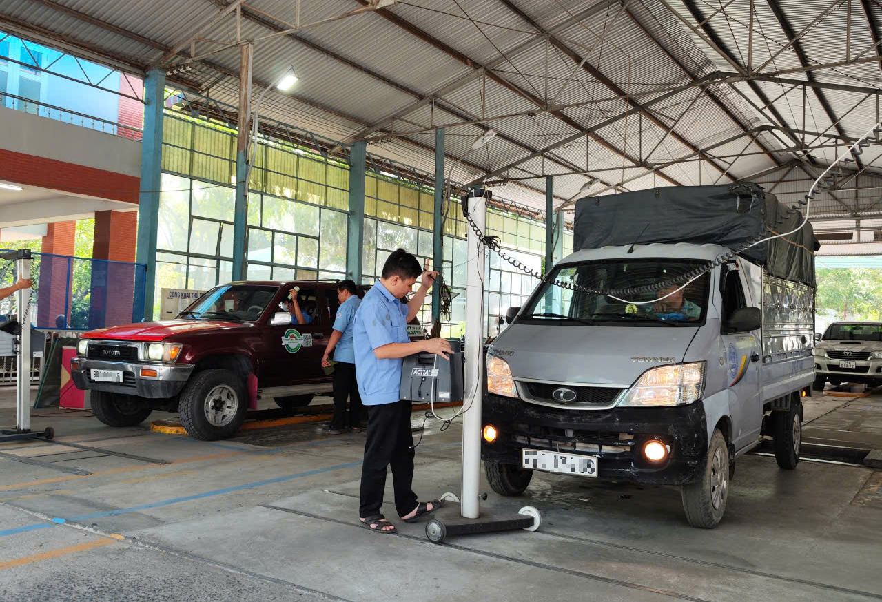 L&acirc;m Đồng: Siết chặt quản l&yacute; đăng kiểm xe sau loạt tai nạn giao th&ocirc;ng nghi&ecirc;m trọng- Ảnh 1.