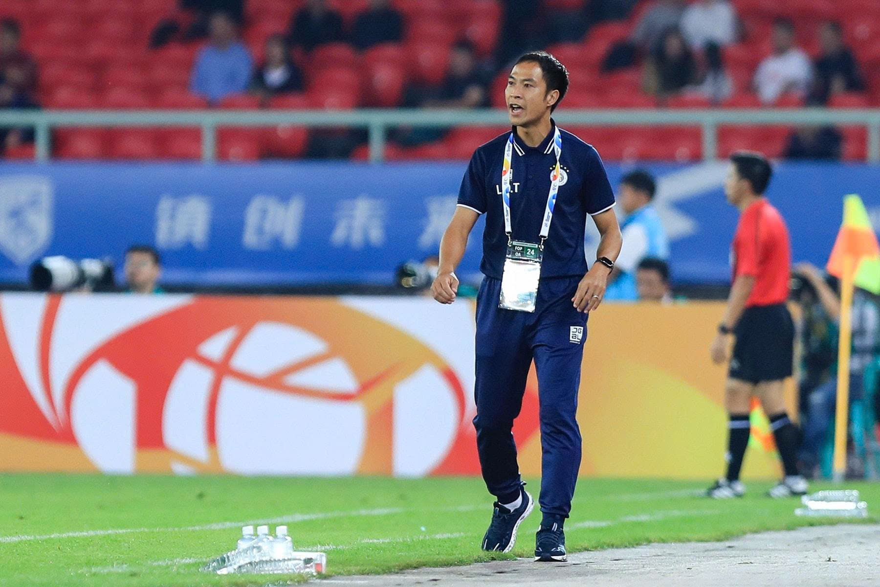 CLB Đà Nẵng bổ nhiệm cựu tiền đạo đội tuyển Việt Nam thay HLV Lê Đức Tuấn- Ảnh 1. CLB Đà Nẵng bổ nhiệm cựu tiền đạo đội tuyển Việt Nam thay HLV Lê Đức Tuấn- Ảnh 1.