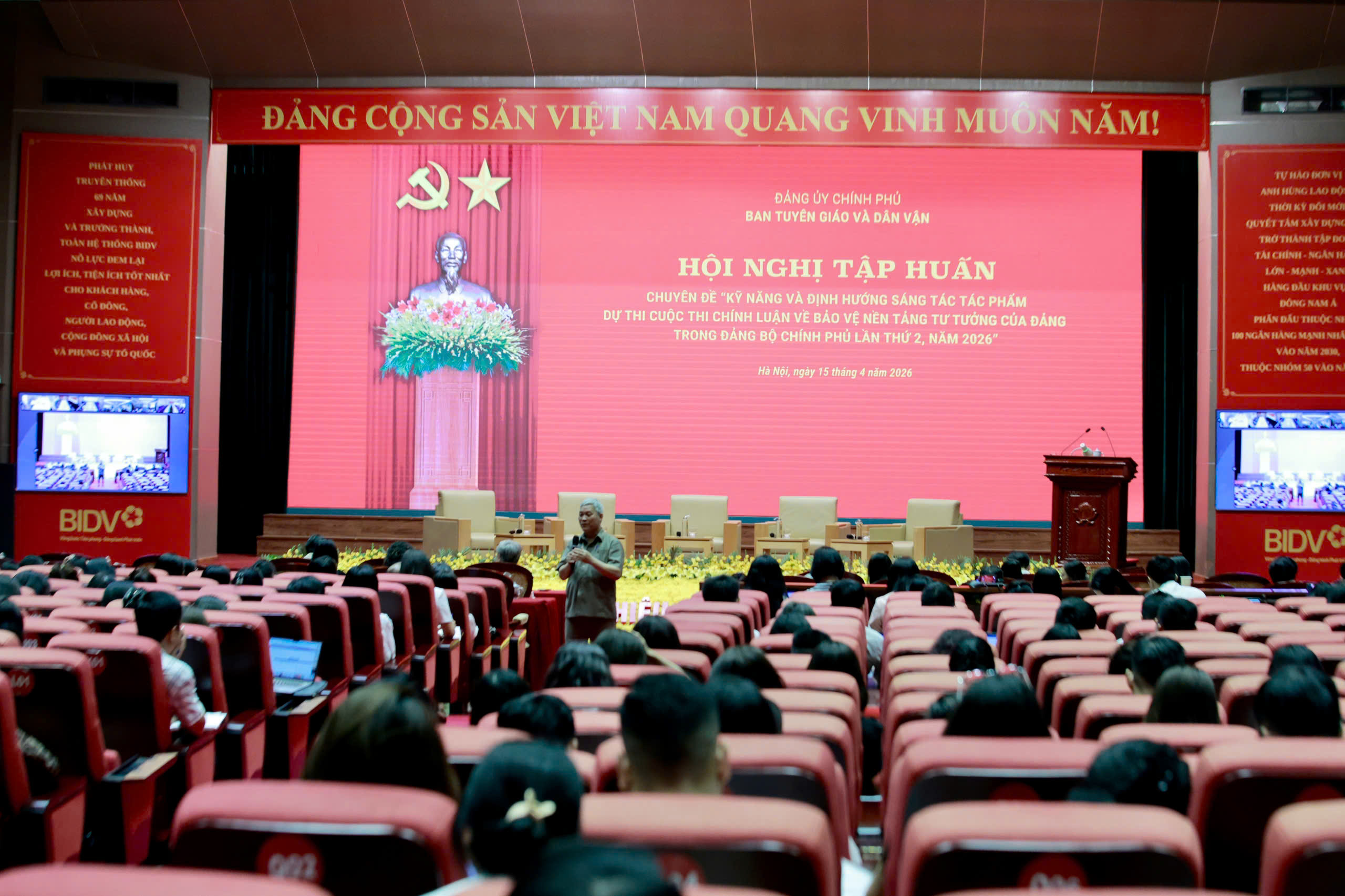 Hơn 500 đại biểu tham gia tập huấn sáng tác chính luận về bảo vệ tư tưởng của Đảng- Ảnh 3. Hơn 500 đại biểu tham gia tập huấn sáng tác chính luận về bảo vệ tư tưởng của Đảng- Ảnh 3.