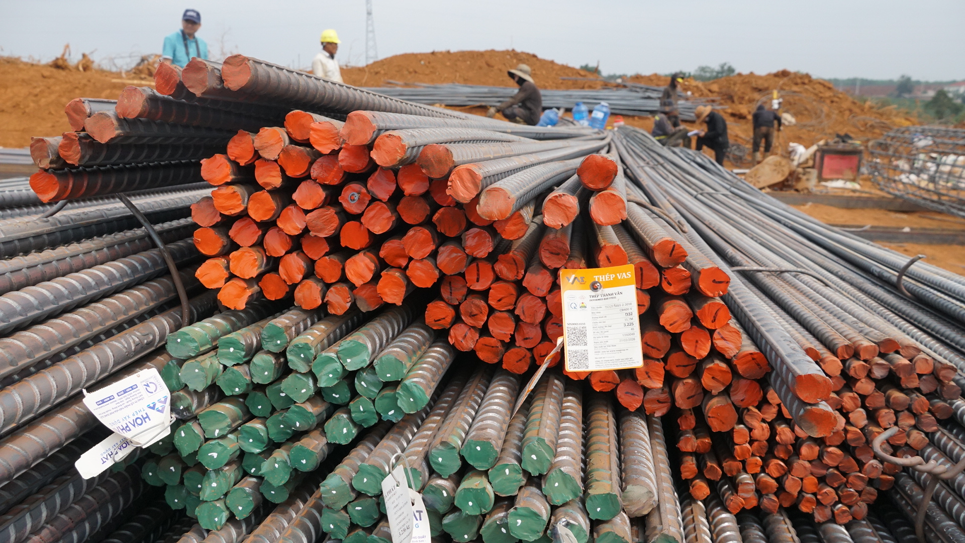 Tranh thủ nắng ráo, đẩy nhanh tiến độ cao tốc Quy Nhơn - Pleiku qua Gia Lai- Ảnh 8. Tranh thủ nắng ráo, đẩy nhanh tiến độ cao tốc Quy Nhơn - Pleiku qua Gia Lai- Ảnh 8.