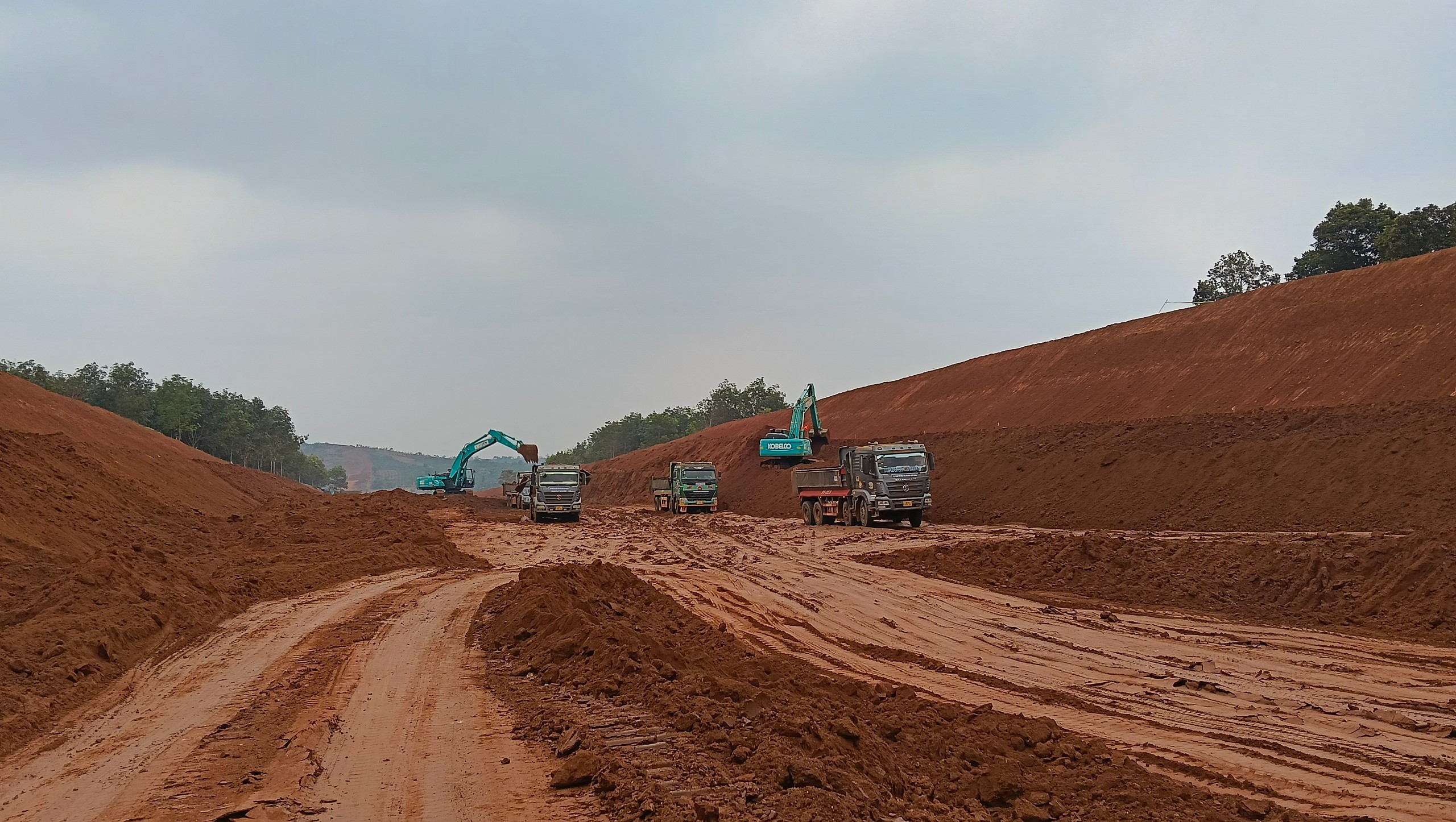 Gia Lai chủ động nguồn vật liệu, giữ tiến độ cao tốc Quy Nhơn - Pleiku- Ảnh 1.