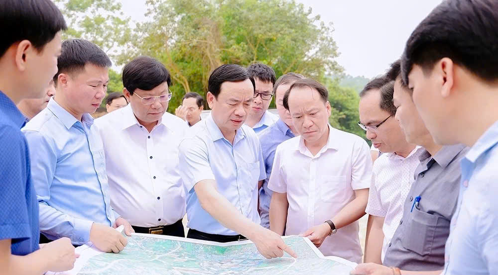 Ph&uacute; Thọ khẩn trương th&aacute;o gỡ kh&oacute; khăn, đẩy nhanh tiến độ c&aacute;c dự &aacute;n trọng điểm tr&ecirc;n địa b&agrave;n- Ảnh 1.