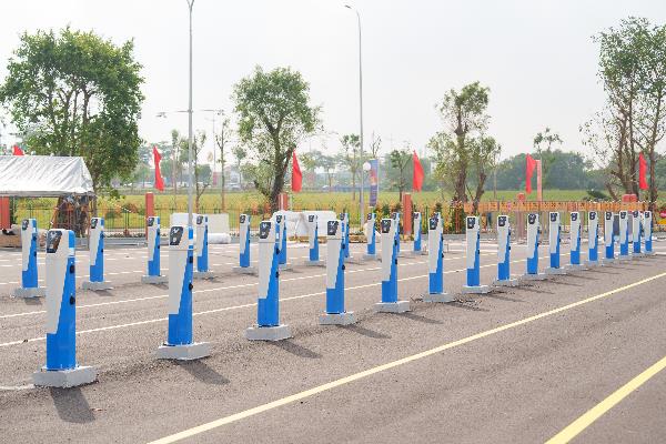 Chi phí “nhẹ ví”, xe máy điện VinFast ngày càng áp đảo thị trường- Ảnh 1. Chi phí “nhẹ ví”, xe máy điện VinFast ngày càng áp đảo thị trường- Ảnh 1.