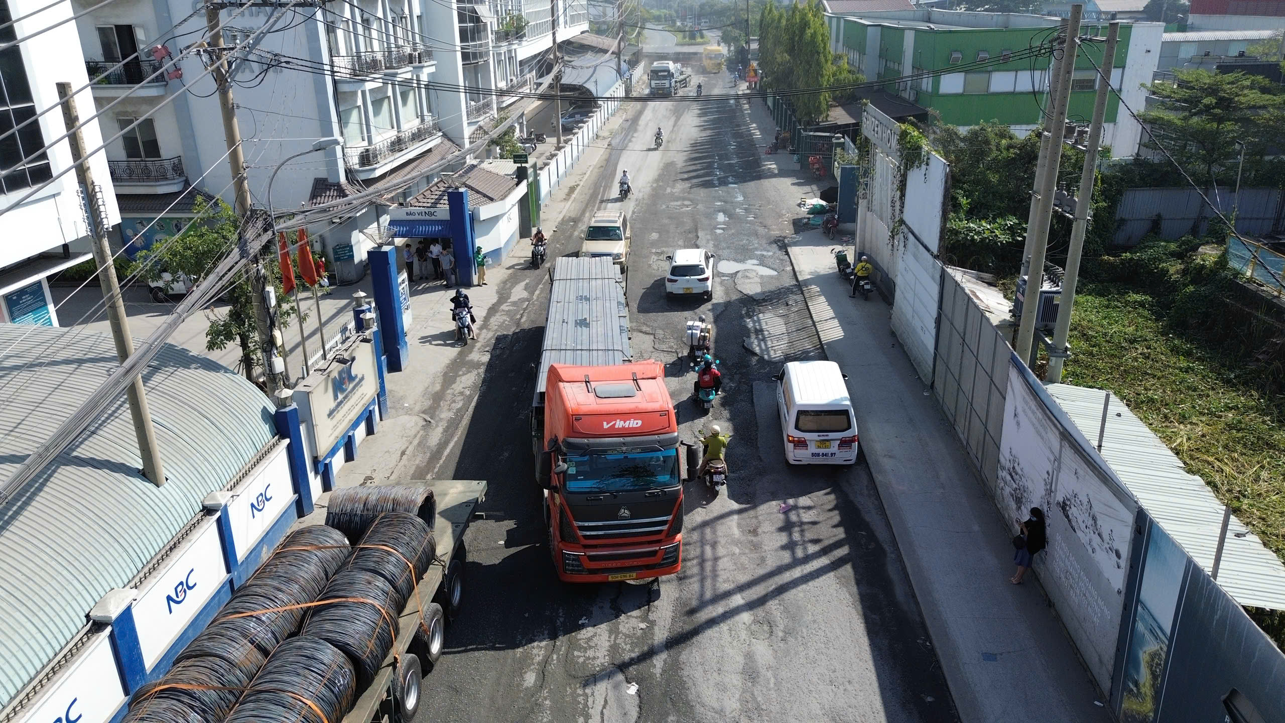 TP.HCM khẩn trương sửa chữa đường Bến Ngh&eacute;, Lưu Trọng Lư- Ảnh 2.