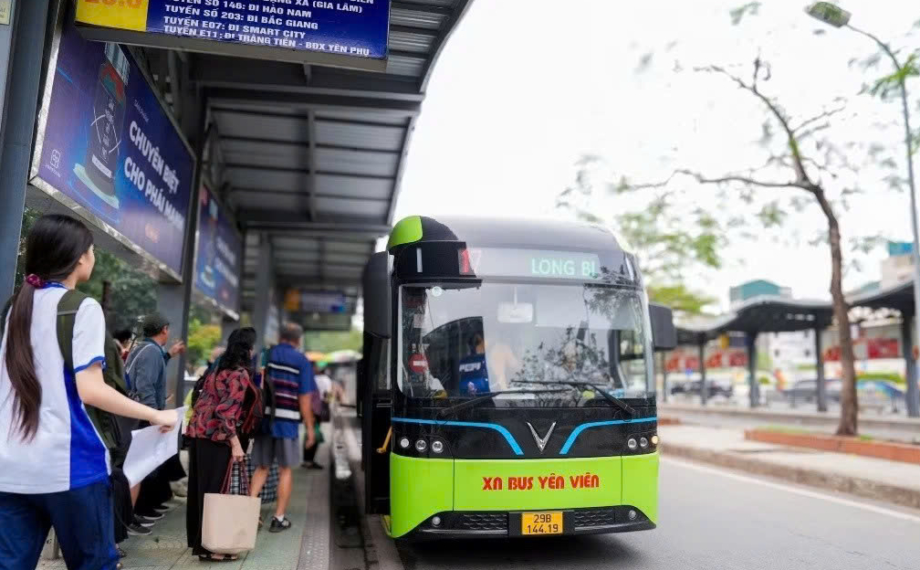 Th&ecirc;m 53 xe bu&yacute;t điện, H&agrave; Nội n&acirc;ng tỷ lệ phương tiện xanh l&ecirc;n gần 36%- Ảnh 1.