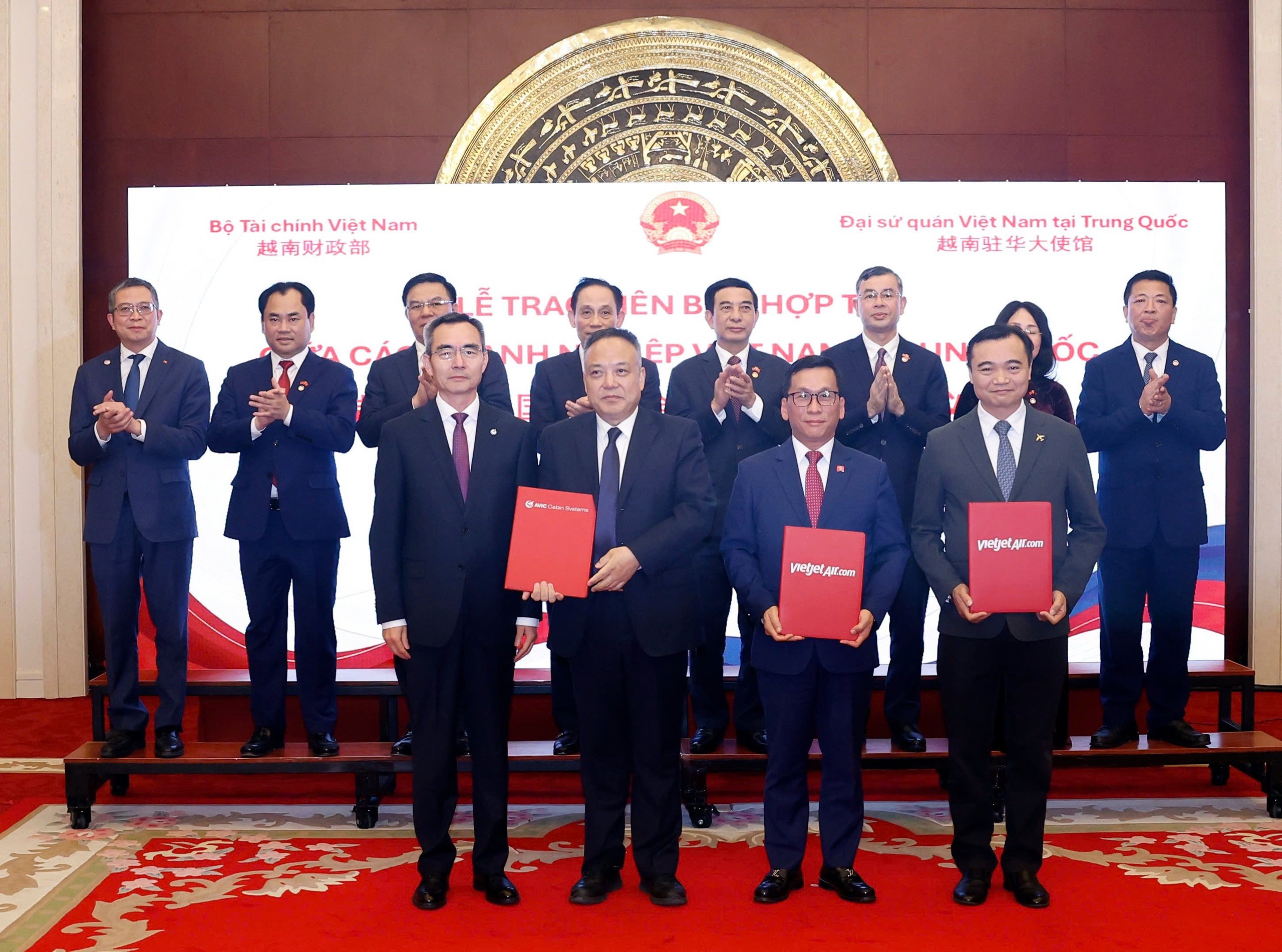 Vietjet bắt tay AVIC Cabin Systems ph&aacute;t triển c&ocirc;ng nghiệp phụ trợ h&agrave;ng kh&ocirc;ng- Ảnh 1.