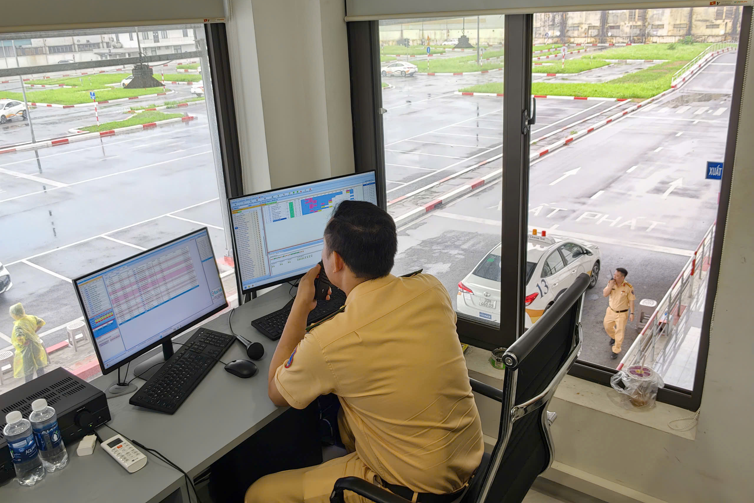 CSGT H&agrave; Nội d&ugrave;ng c&ocirc;ng nghệ kiểm so&aacute;t, ngăn th&iacute; sinh gian lận khi s&aacute;t hạch l&aacute;i xe- Ảnh 13.