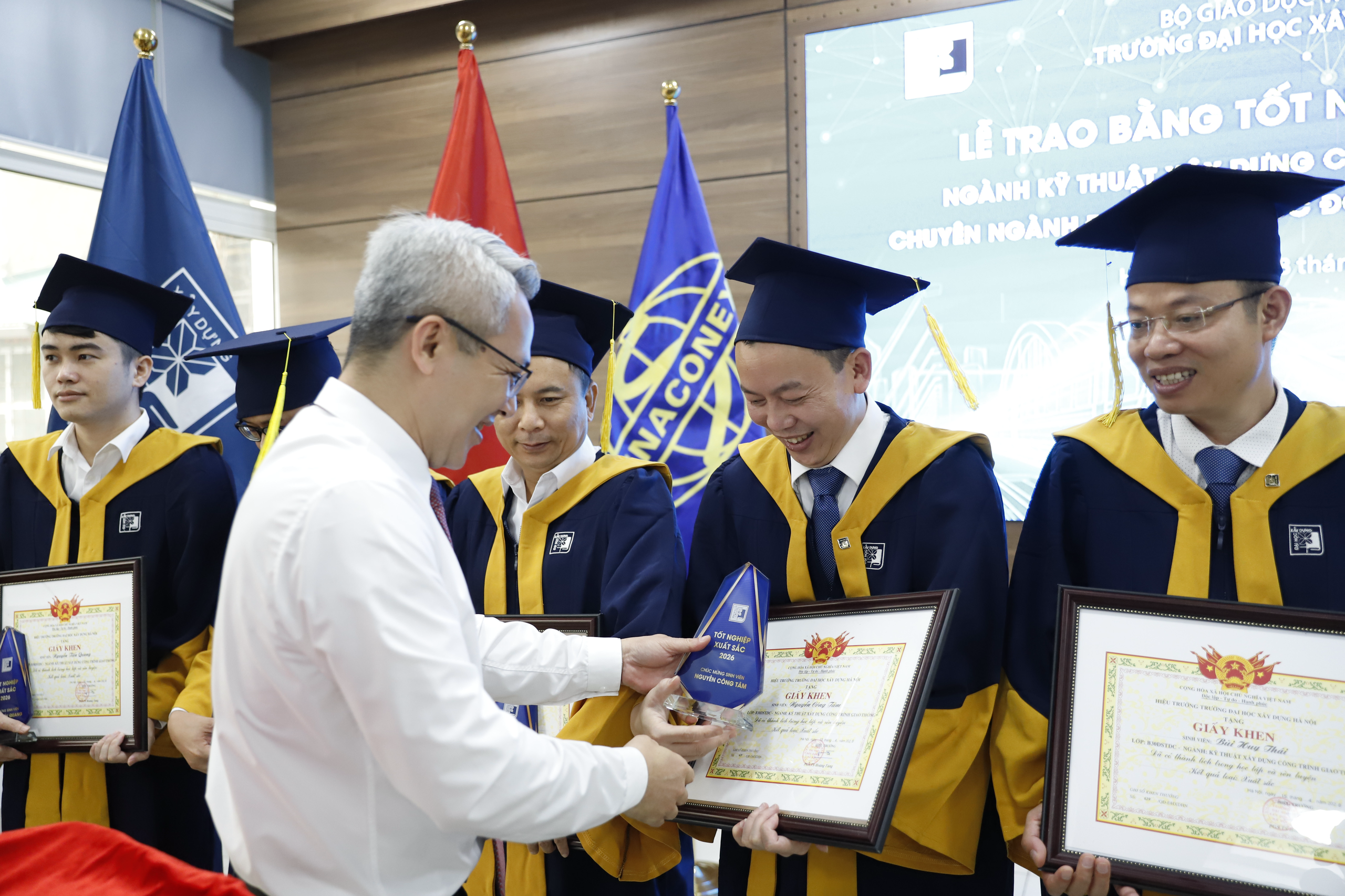 Trường Đại học X&acirc;y dựng H&agrave; Nội đẩy mạnh đ&agrave;o tạo kỹ sư đường sắt tốc độ cao gắn thực tiễn- Ảnh 2.