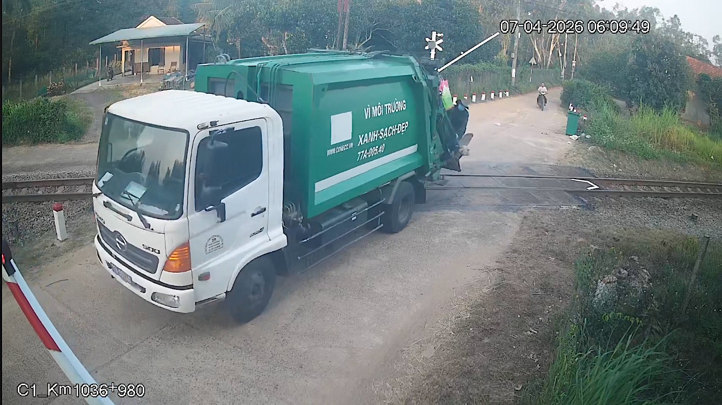 Tăng chế t&agrave;i, ngăn tai nạn đường sắt từ c&aacute;c điểm giao cắt nguy hiểm- Ảnh 1.