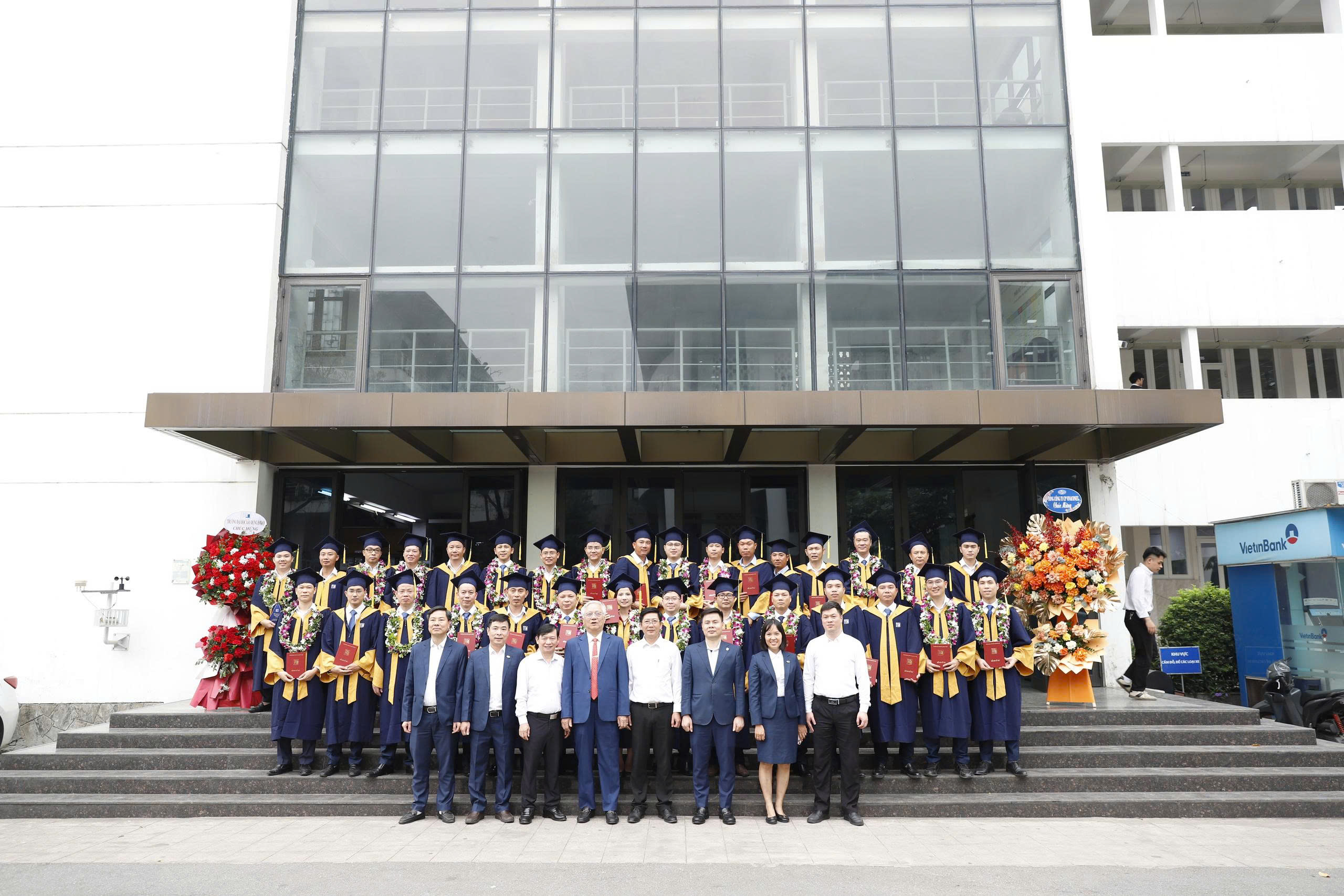 34 kỹ sư đường sắt nhận bằng tốt nghiệp tại Đại học X&acirc;y dựng H&agrave; Nội- Ảnh 6.