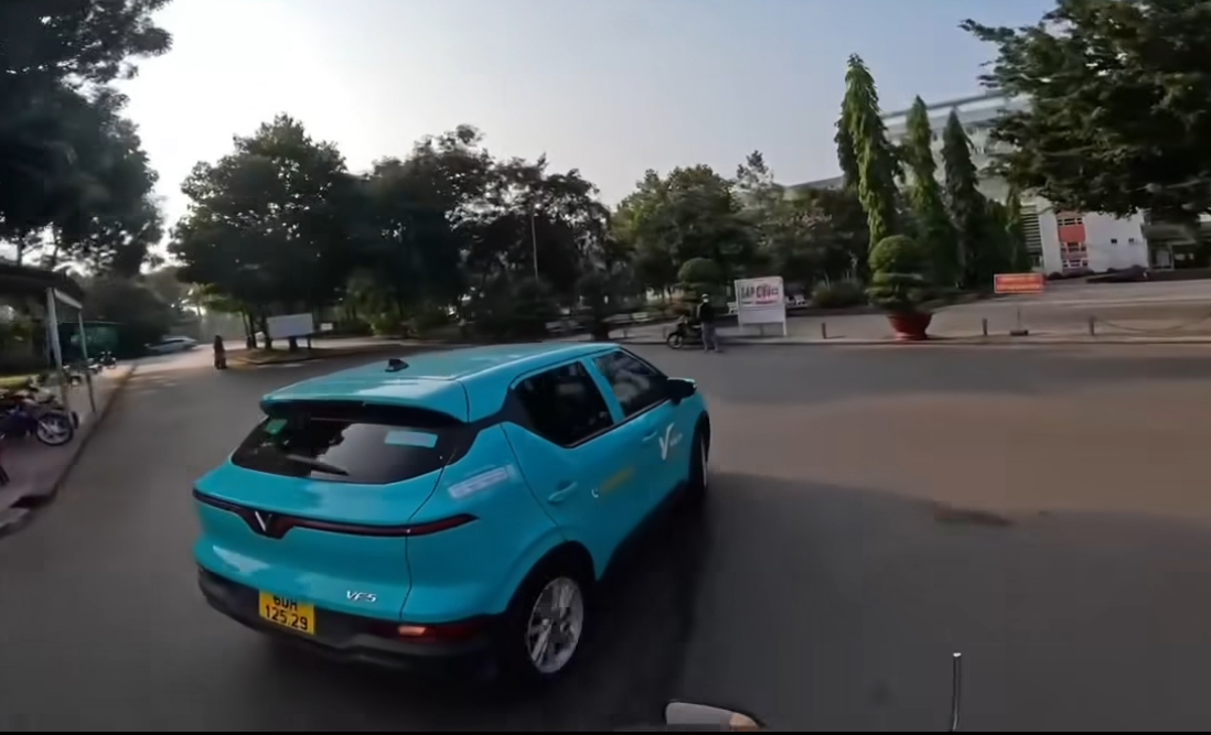 CSGT Đồng Nai mở đường đưa sản phụ đến bệnh viện "vượt cạn"- Ảnh 1.