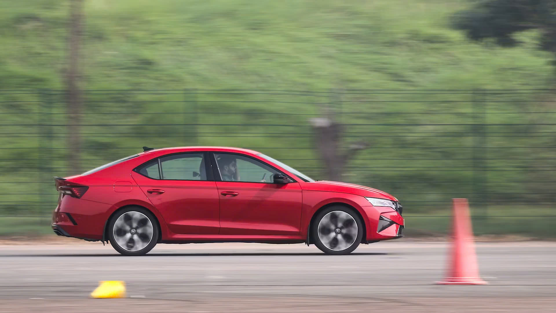 Lynk & Co 03+ đấu Skoda Octavia RS: Chọn xe n&agrave;o?- Ảnh 4.