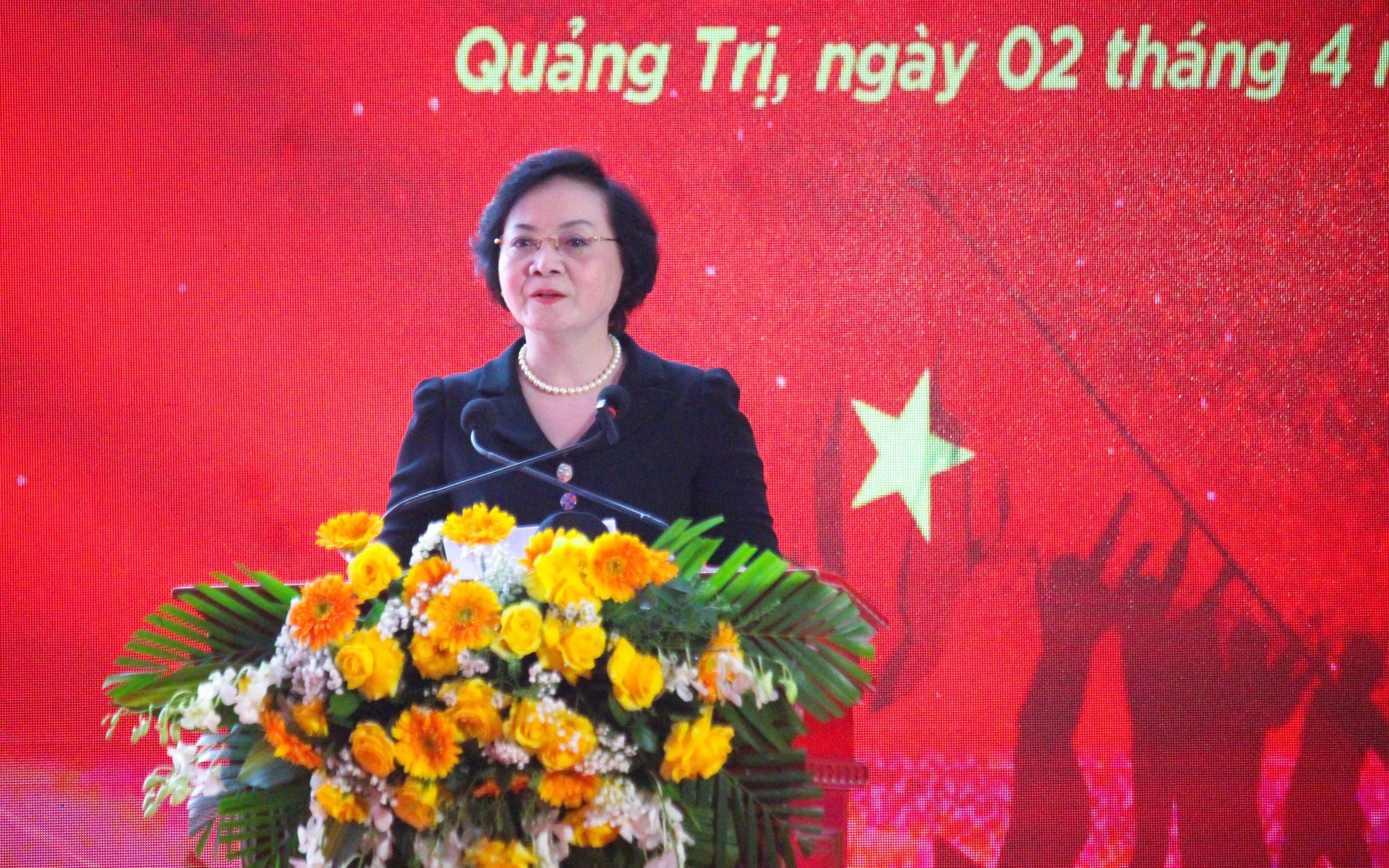 Thủ tướng L&ecirc; Minh Hưng dự lễ truy điệu v&agrave; an t&aacute;ng h&agrave;i cốt liệt sĩ tại tỉnh Quảng Trị- Ảnh 4.