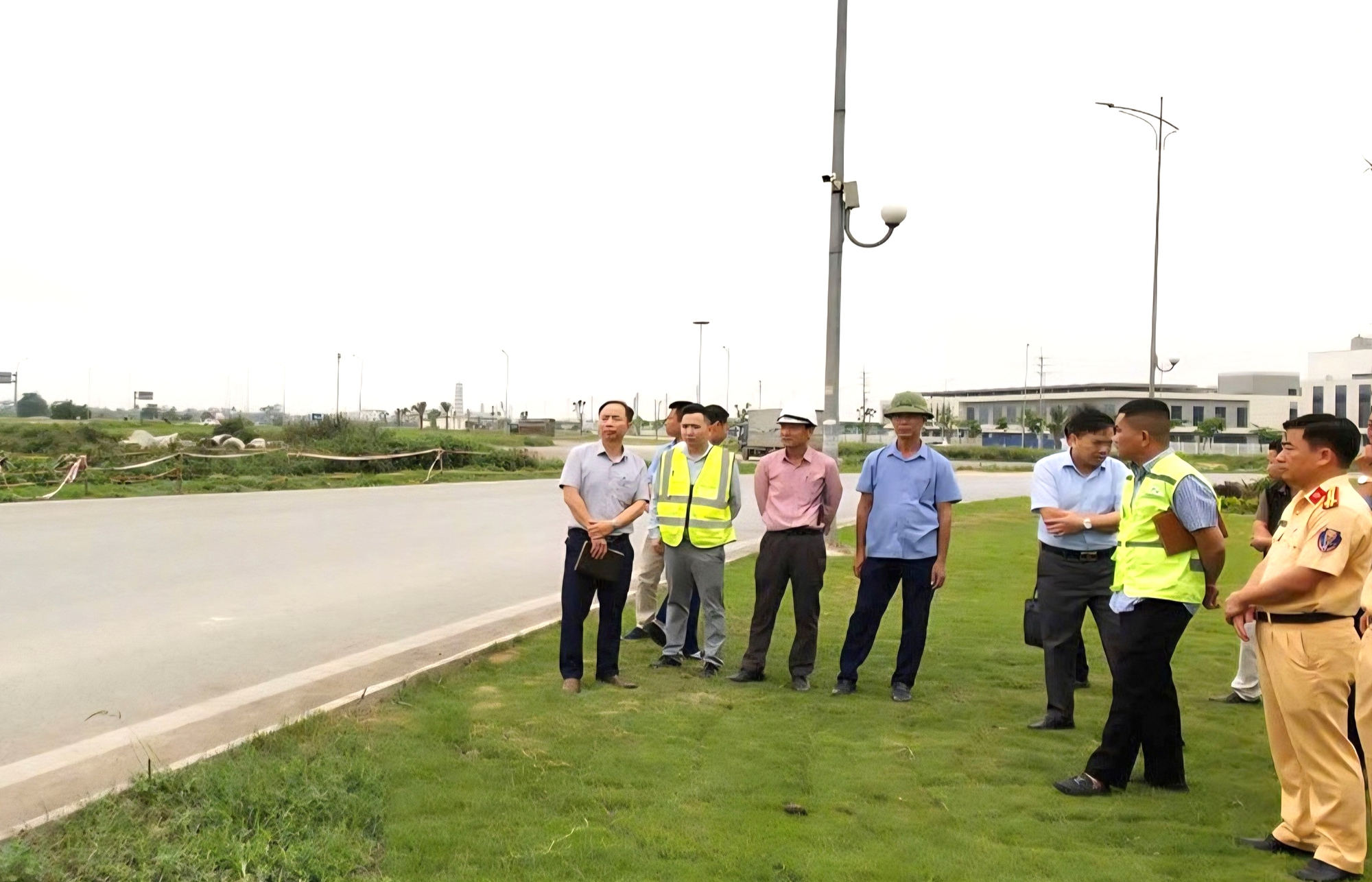 Ninh B&igrave;nh: R&agrave; so&aacute;t điểm n&oacute;ng, n&uacute;t giao bất cập, t&igrave;m giải ph&aacute;p giảm nguy cơ tai nạn- Ảnh 1.