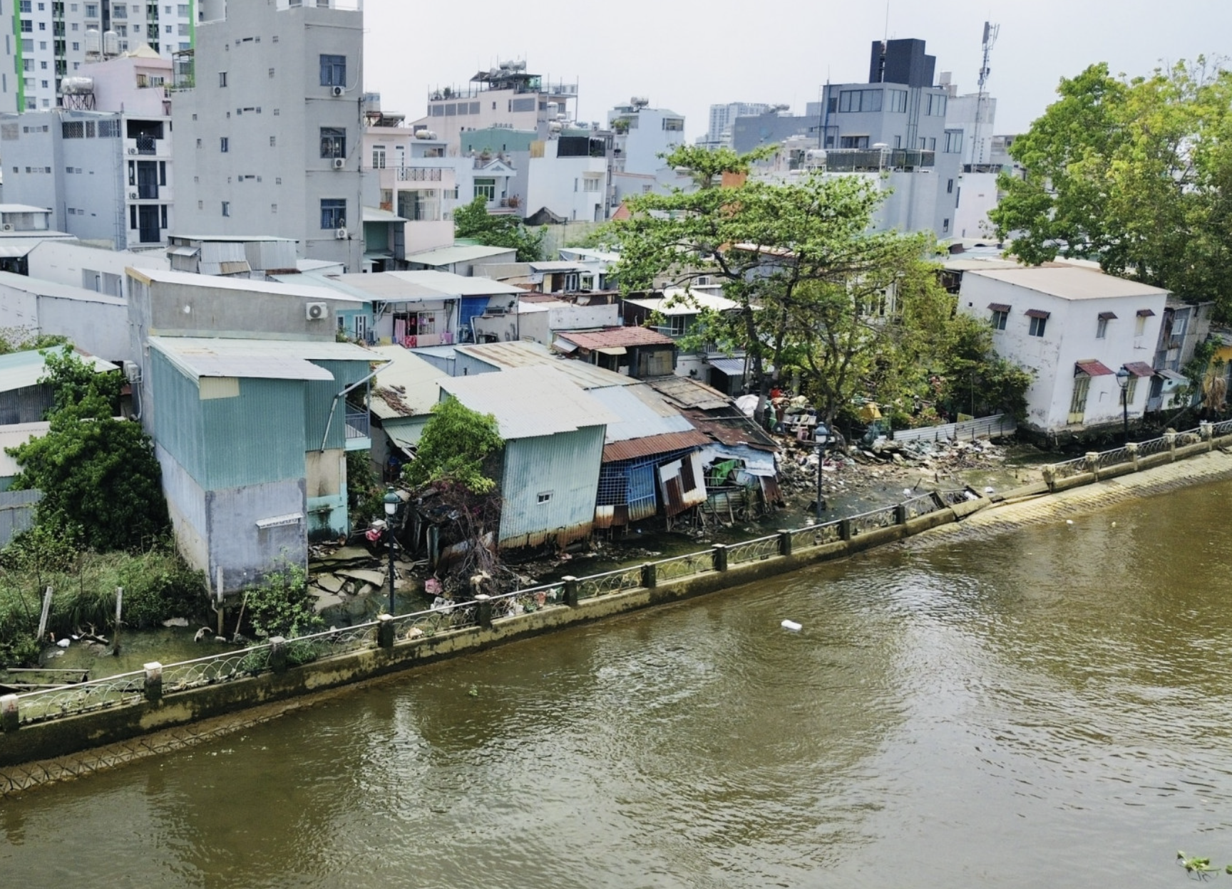 Cảnh b&aacute;o an to&agrave;n khi lưu th&ocirc;ng qua v&ugrave;ng hạn chế tr&ecirc;n s&ocirc;ng S&agrave;i G&ograve;n- Ảnh 1.