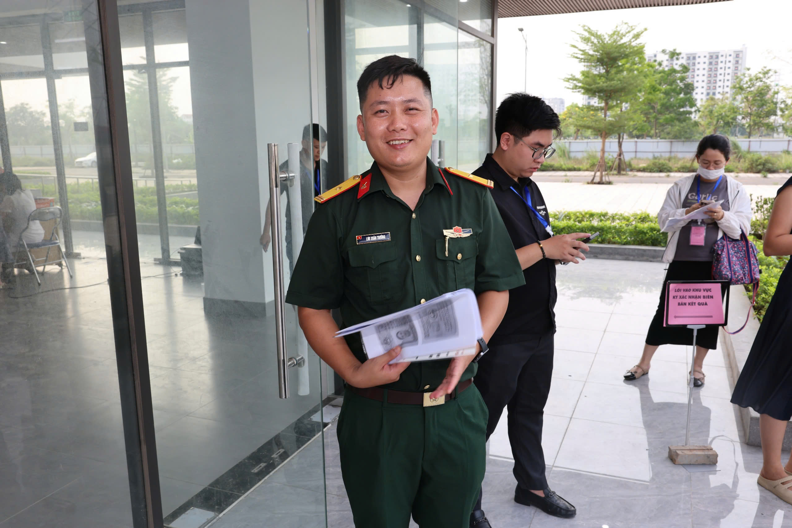 Ninh Bình: Hàng trăm khách hàng bốc thăm chọn căn hộ nhà ở xã hội tại Đồng Văn- Ảnh 16.