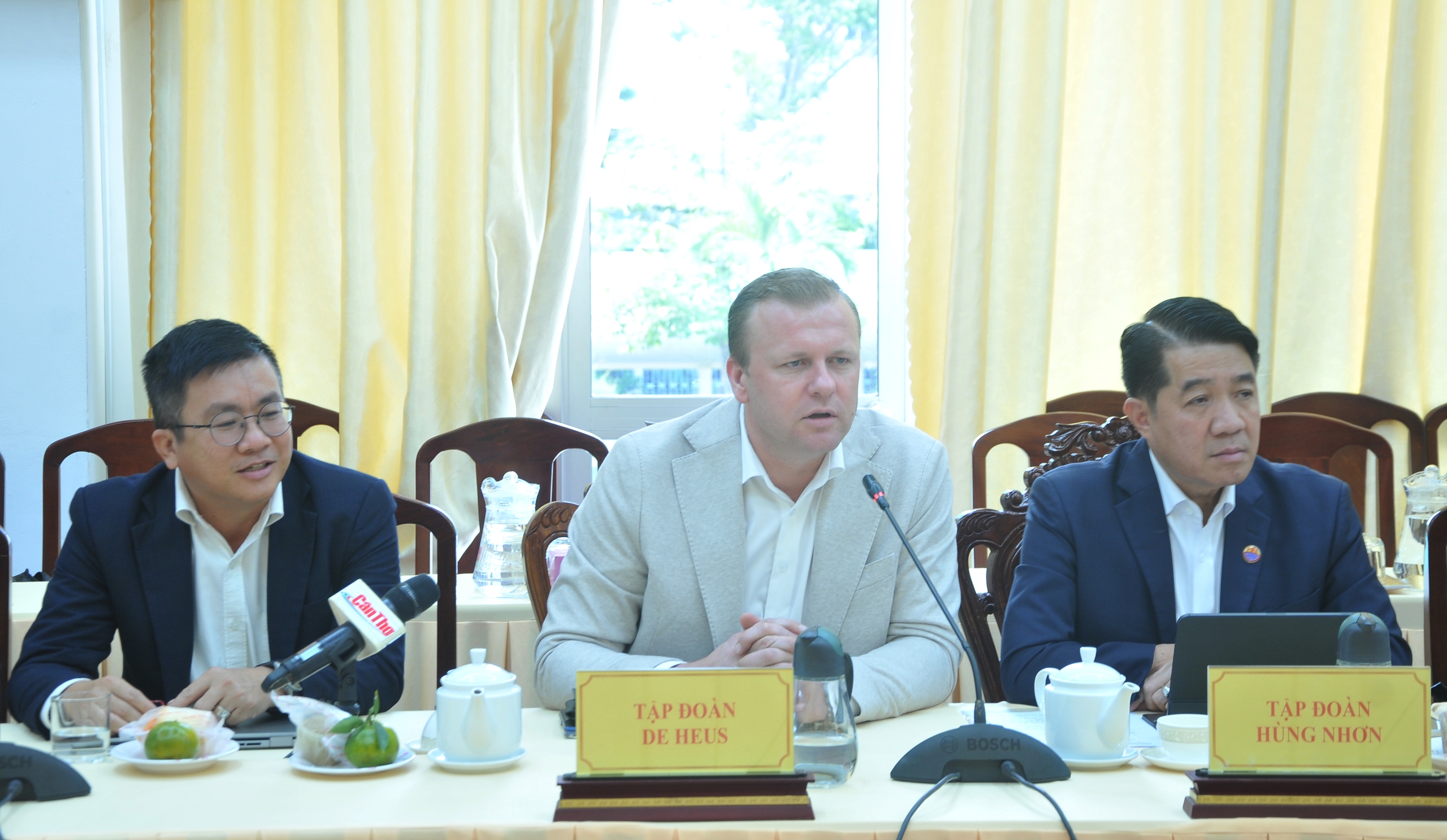 Cần Thơ hợp t&aacute;c De Heus - H&ugrave;ng Nhơn, th&uacute;c đẩy n&ocirc;ng nghiệp c&ocirc;ng nghệ cao- Ảnh 2.