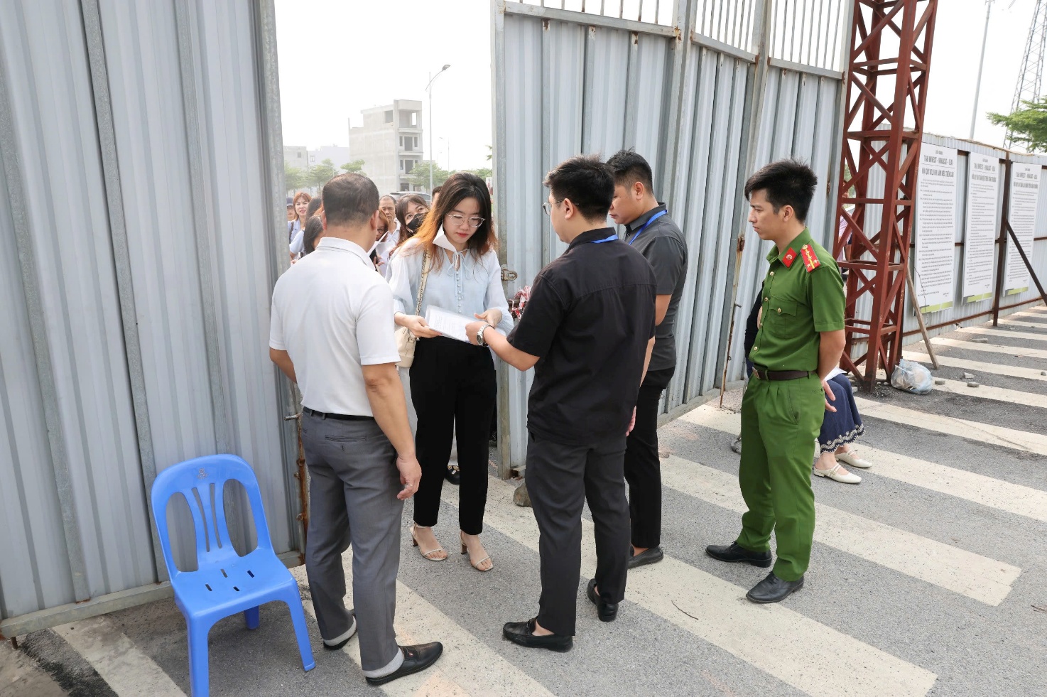 Ninh Bình: Hàng trăm khách hàng bốc thăm chọn căn hộ nhà ở xã hội tại Đồng Văn- Ảnh 6.